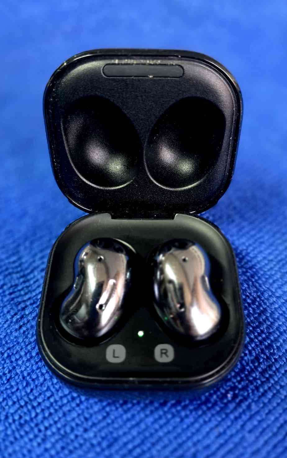 Audífonos inalámbricos negros - miniatura 2