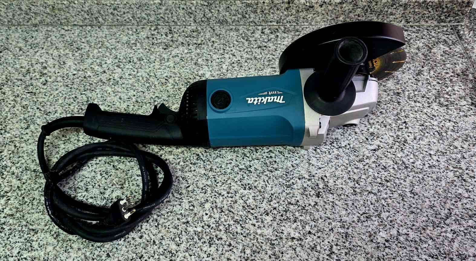 Amoladora Makita 180mm usada - miniatura 2