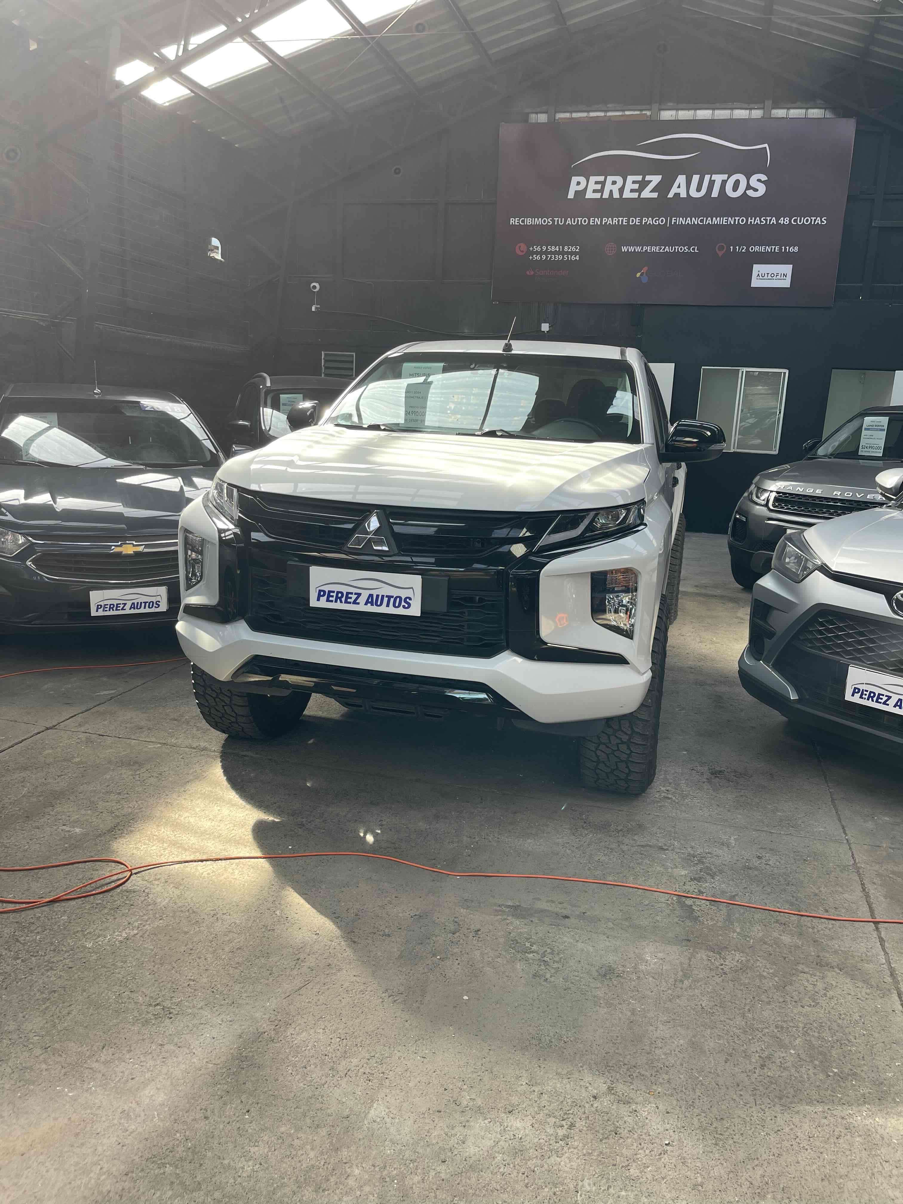 Mitsubishi L200 2.2 Dakar Blanca - miniatura 2