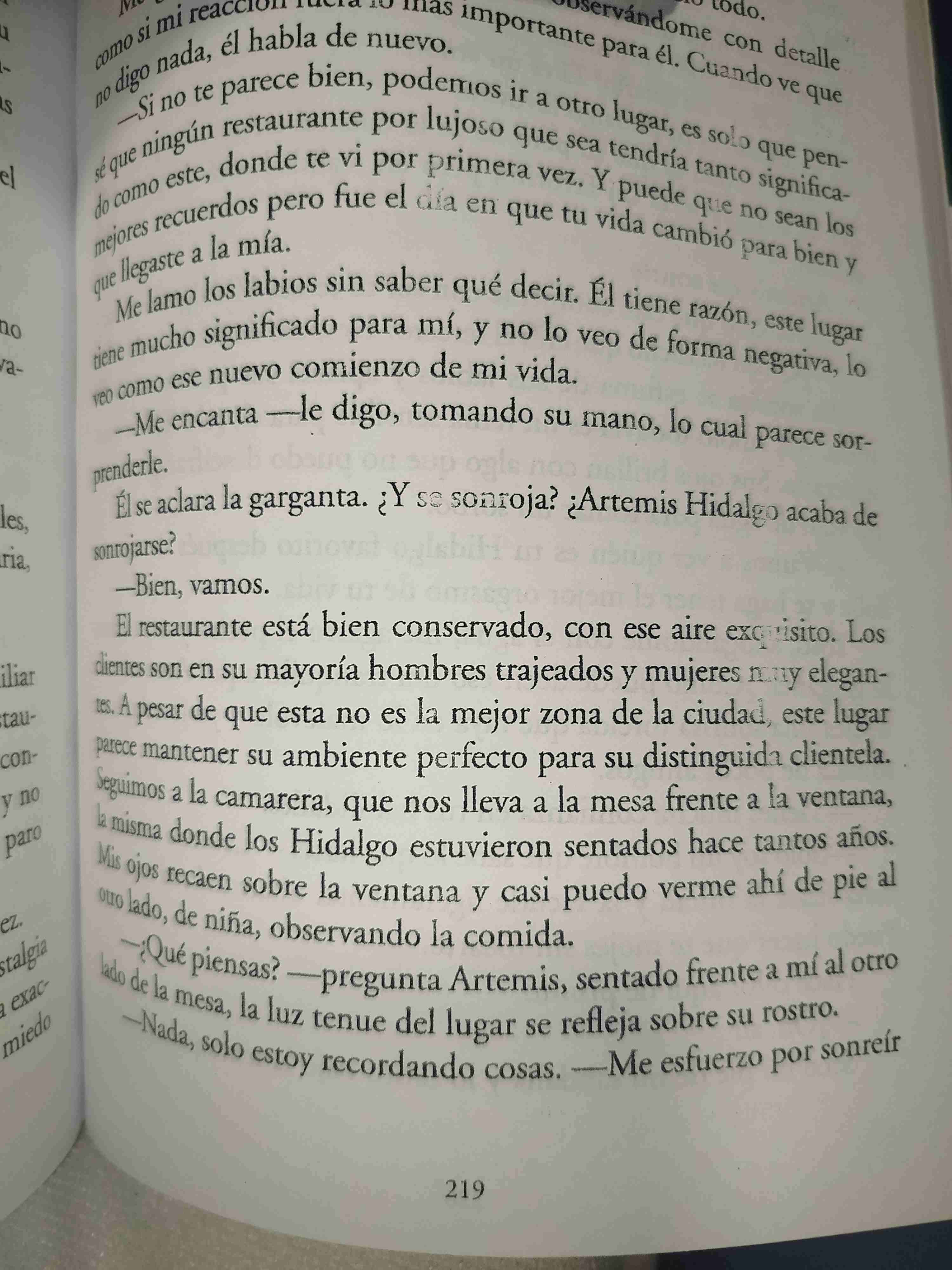 Libro 'A través de ti' de Ariana Godoy - miniatura 3