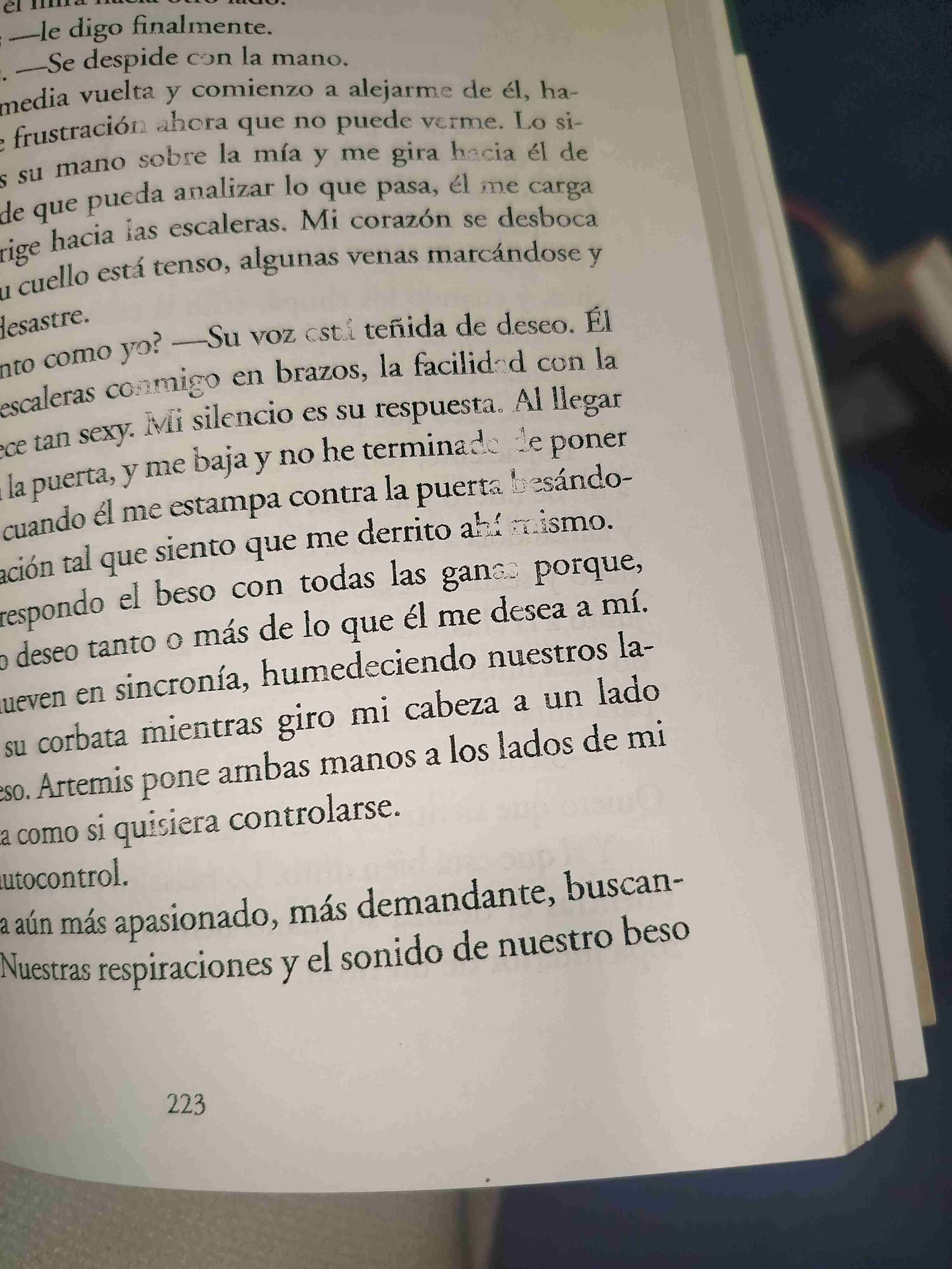 Libro 'A través de ti' de Ariana Godoy - miniatura 4