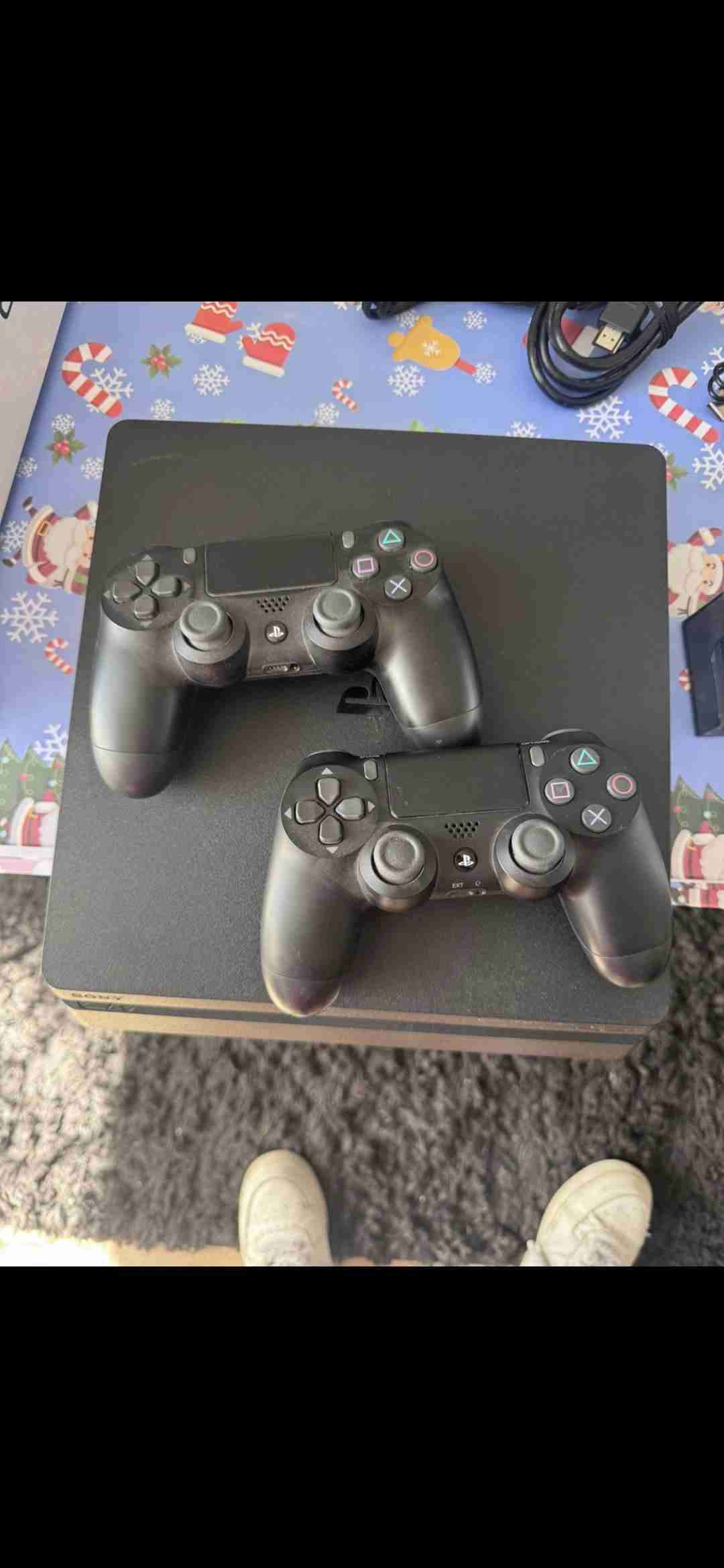 Play 4 Slim + juegos y ambos controles - miniatura 3