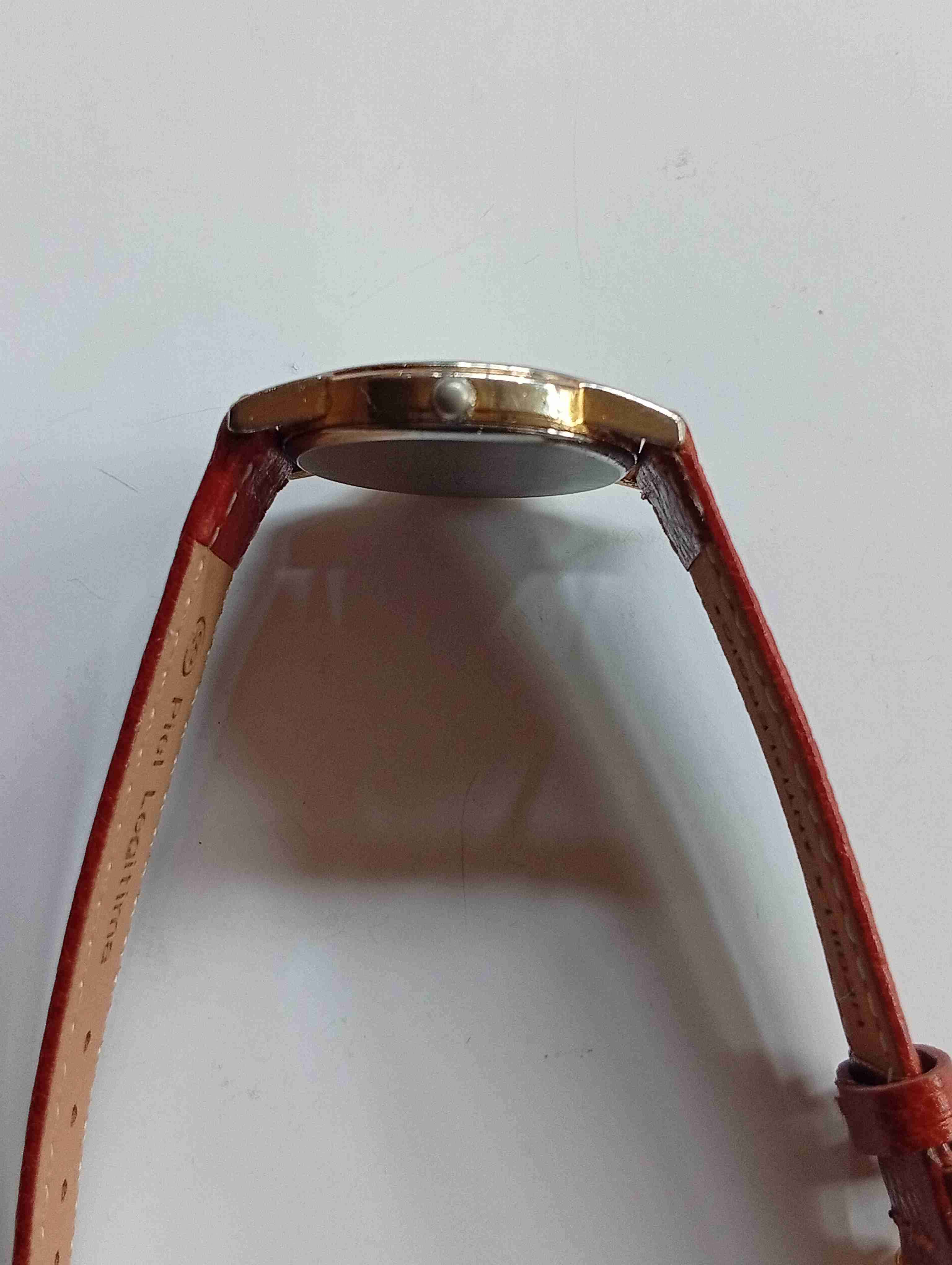 Reloj Citizen cuarzo dorado - miniatura 4