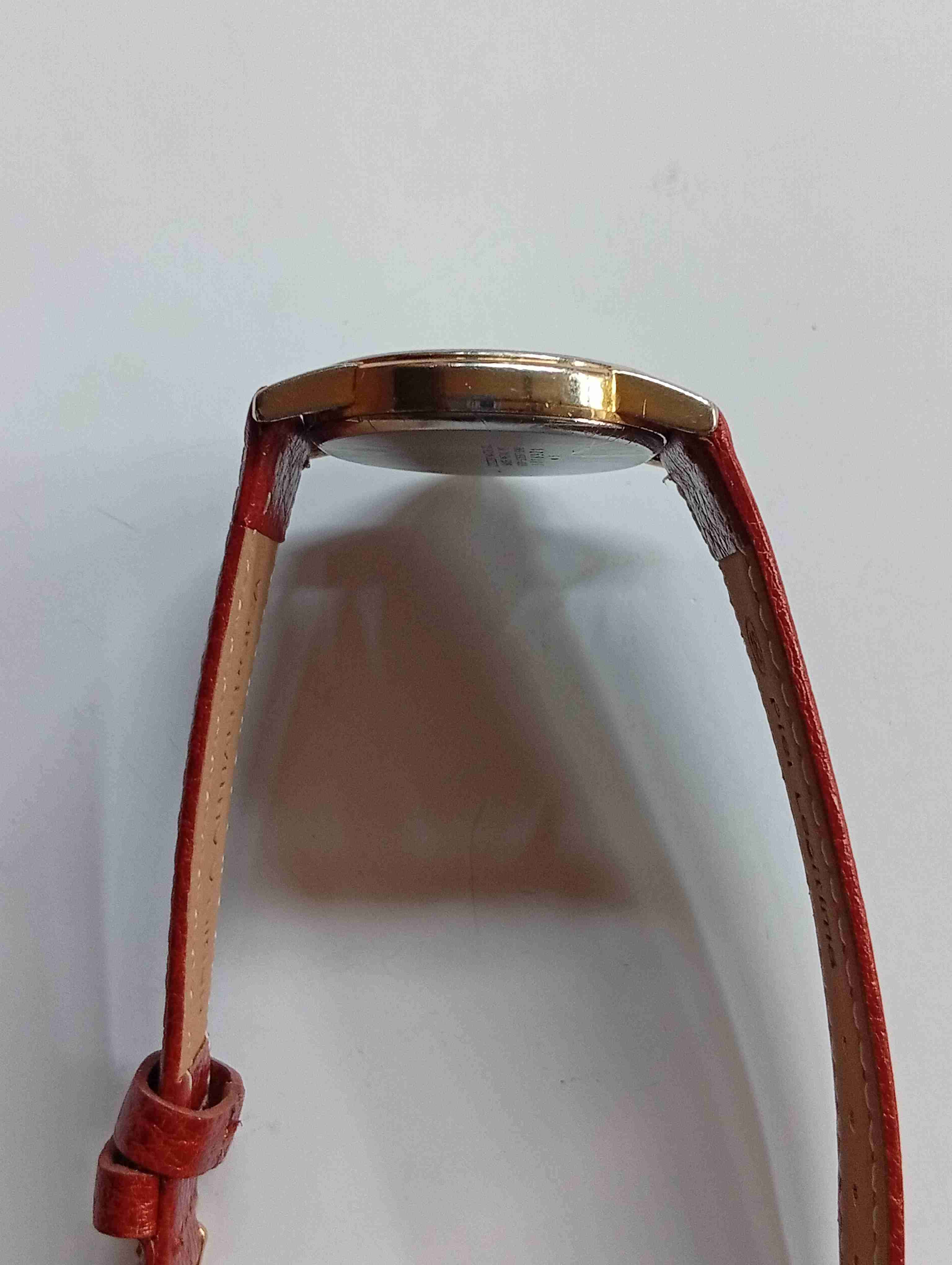 Reloj Citizen cuarzo dorado - miniatura 5