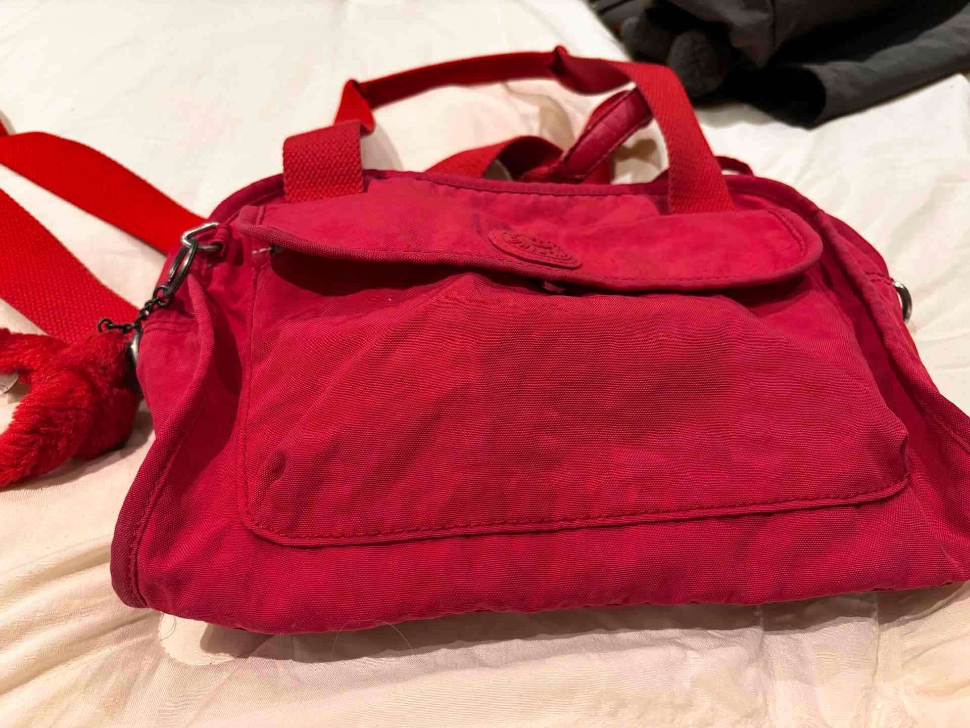 Bolso rojo tipo cartera kippling - miniatura 2