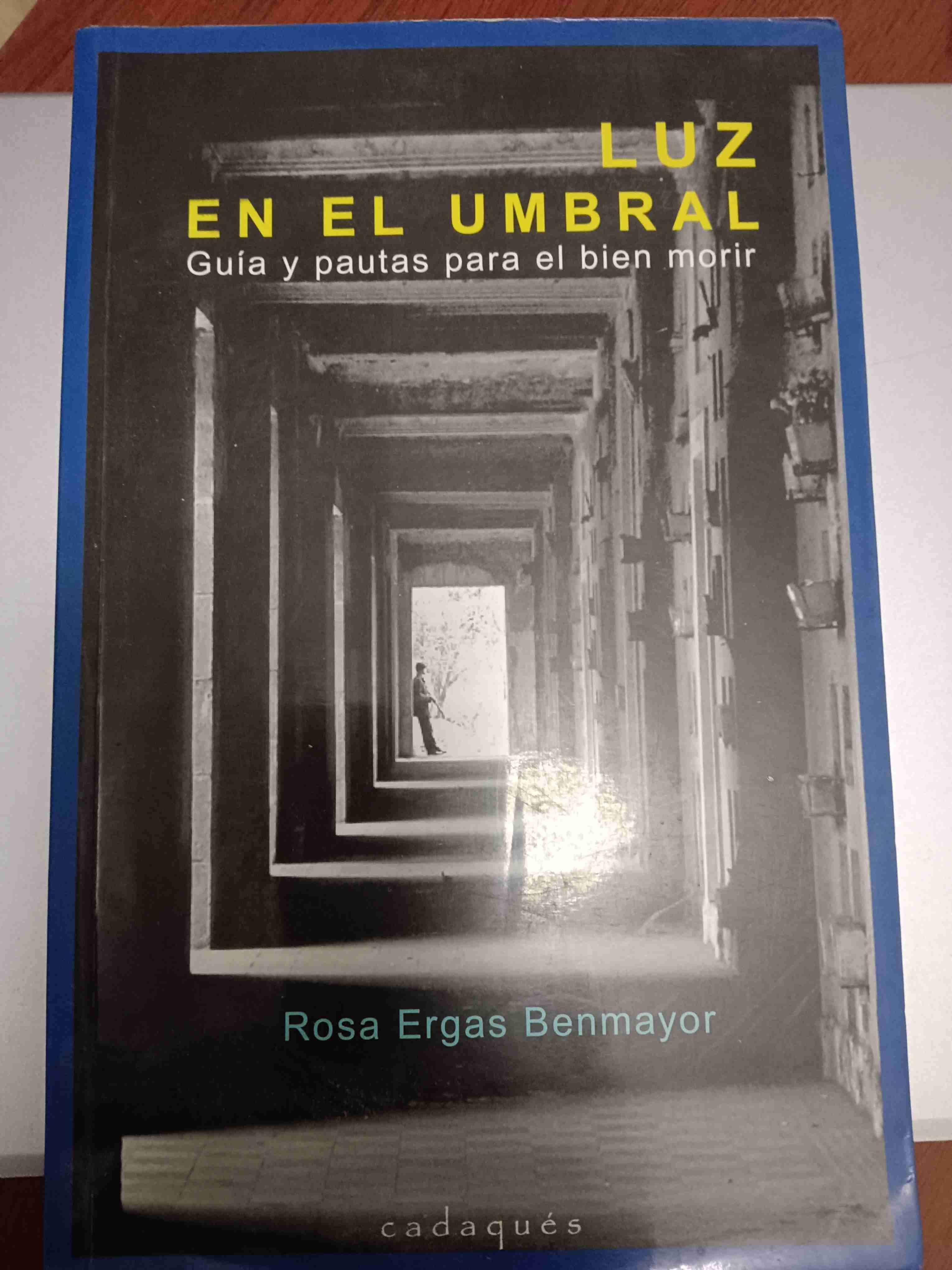 Libro 'Luz en el umbral' - miniatura 1