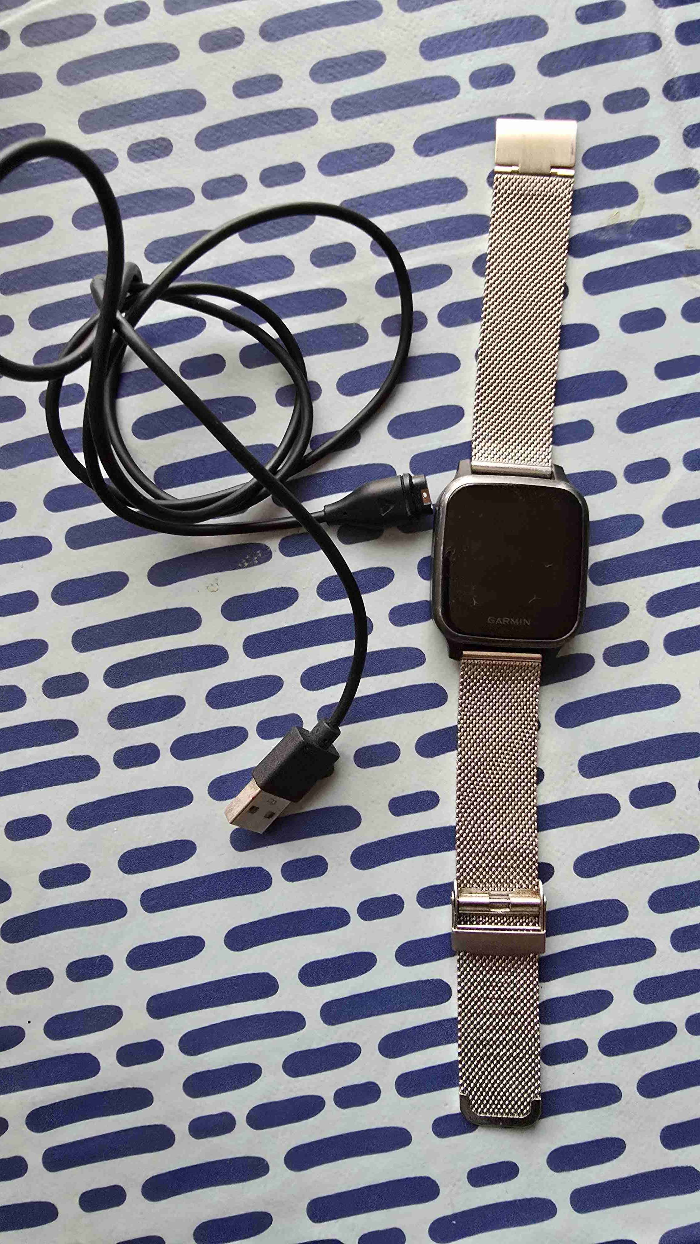 Reloj inteligente Garmin con correa metal