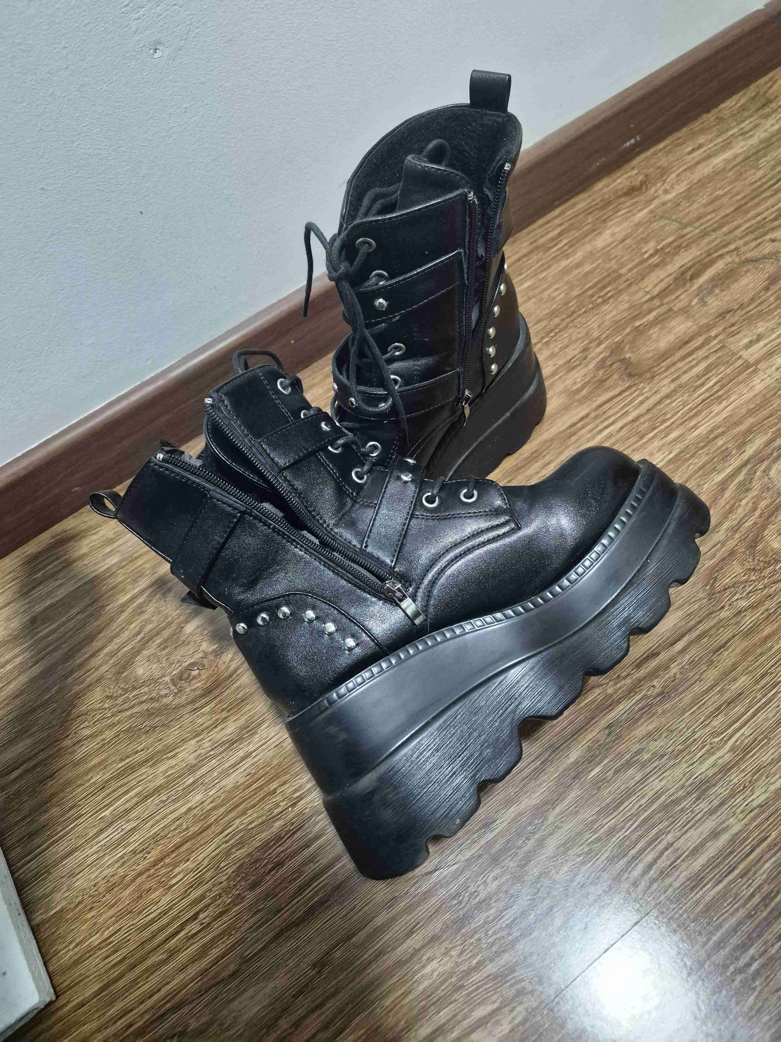 Botas negras con plataforma - miniatura 2