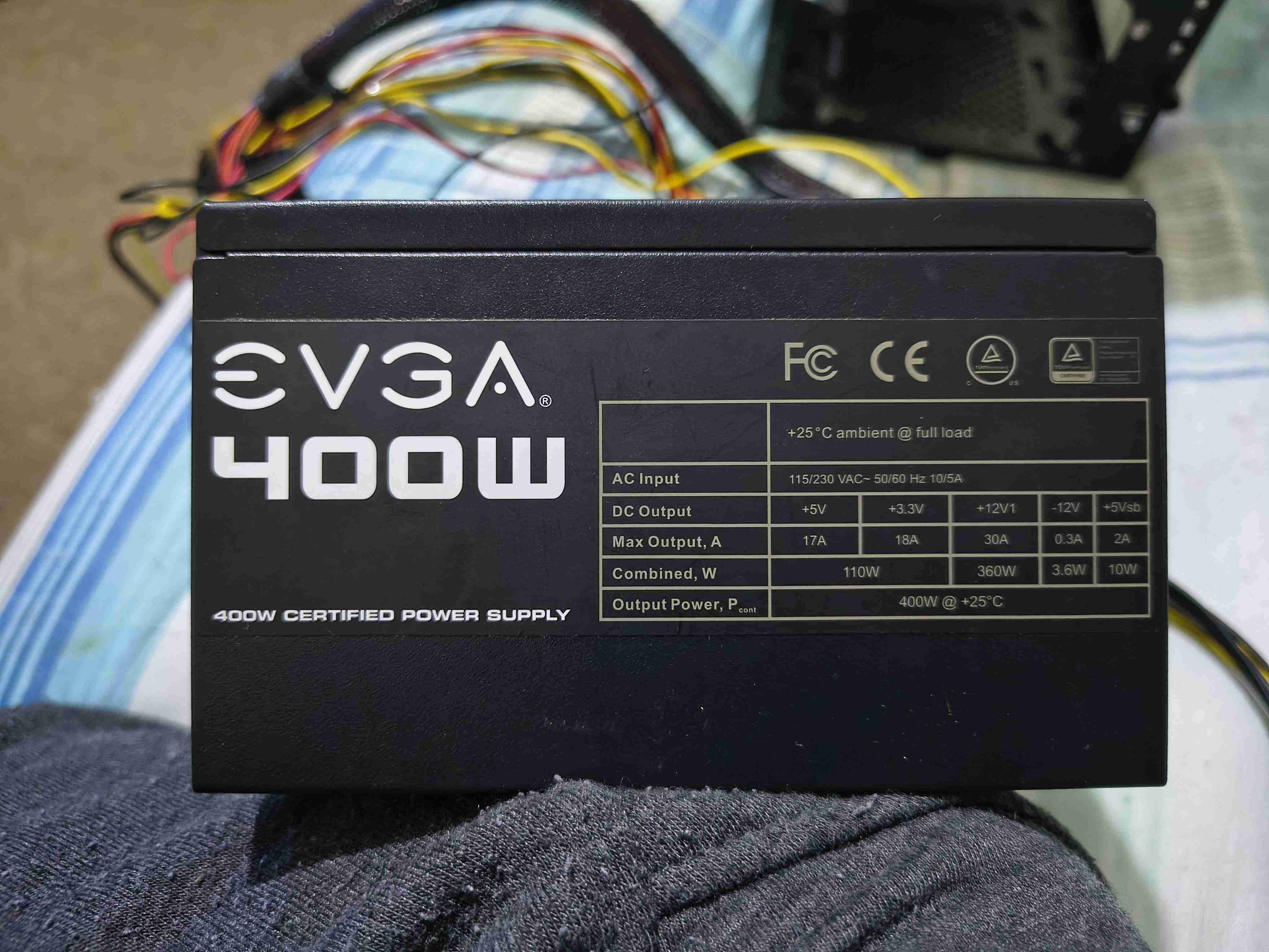 Fuente de poder EVGA 400W - miniatura 3