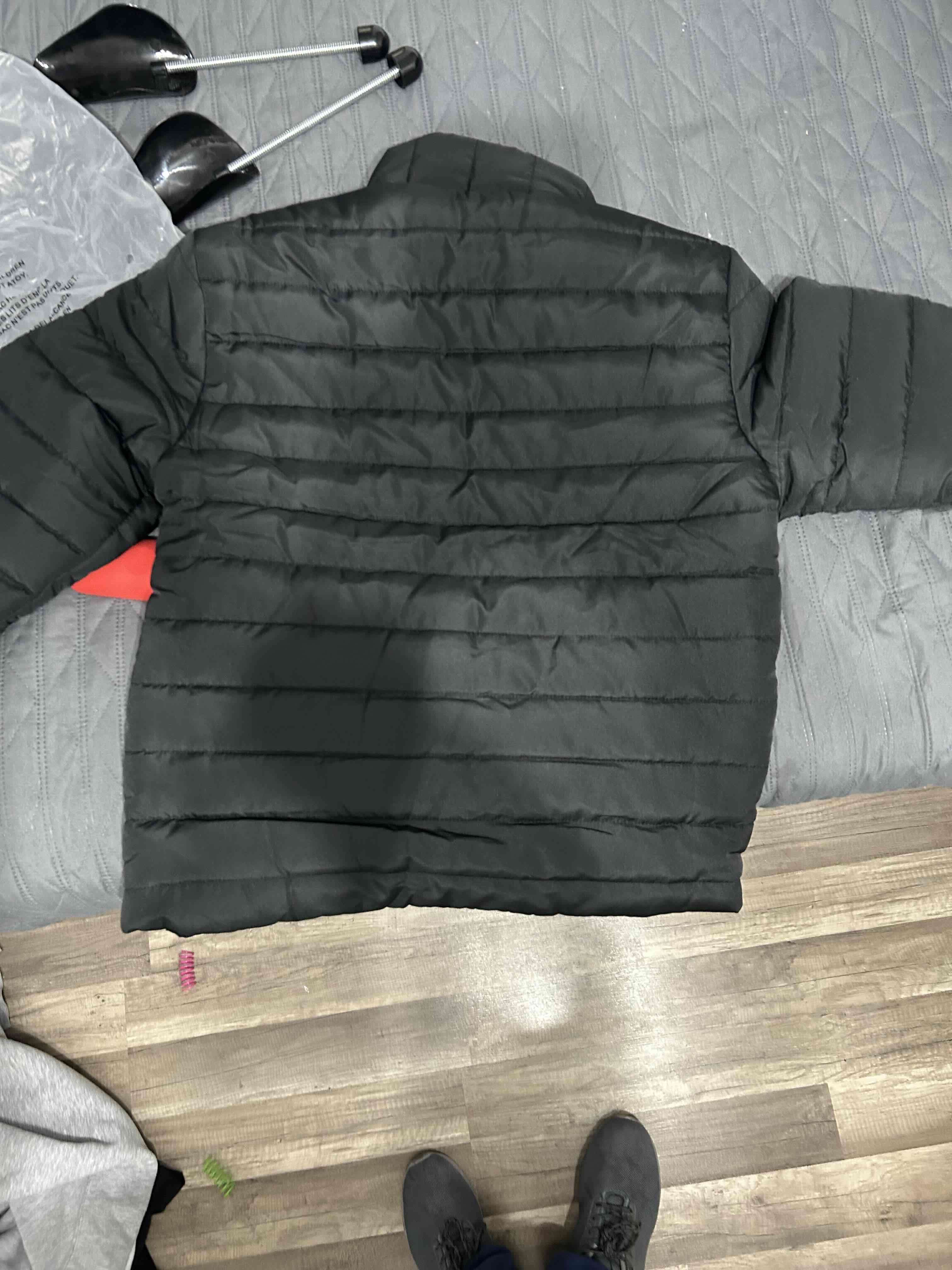 Chaqueta negra acolchada - miniatura 2