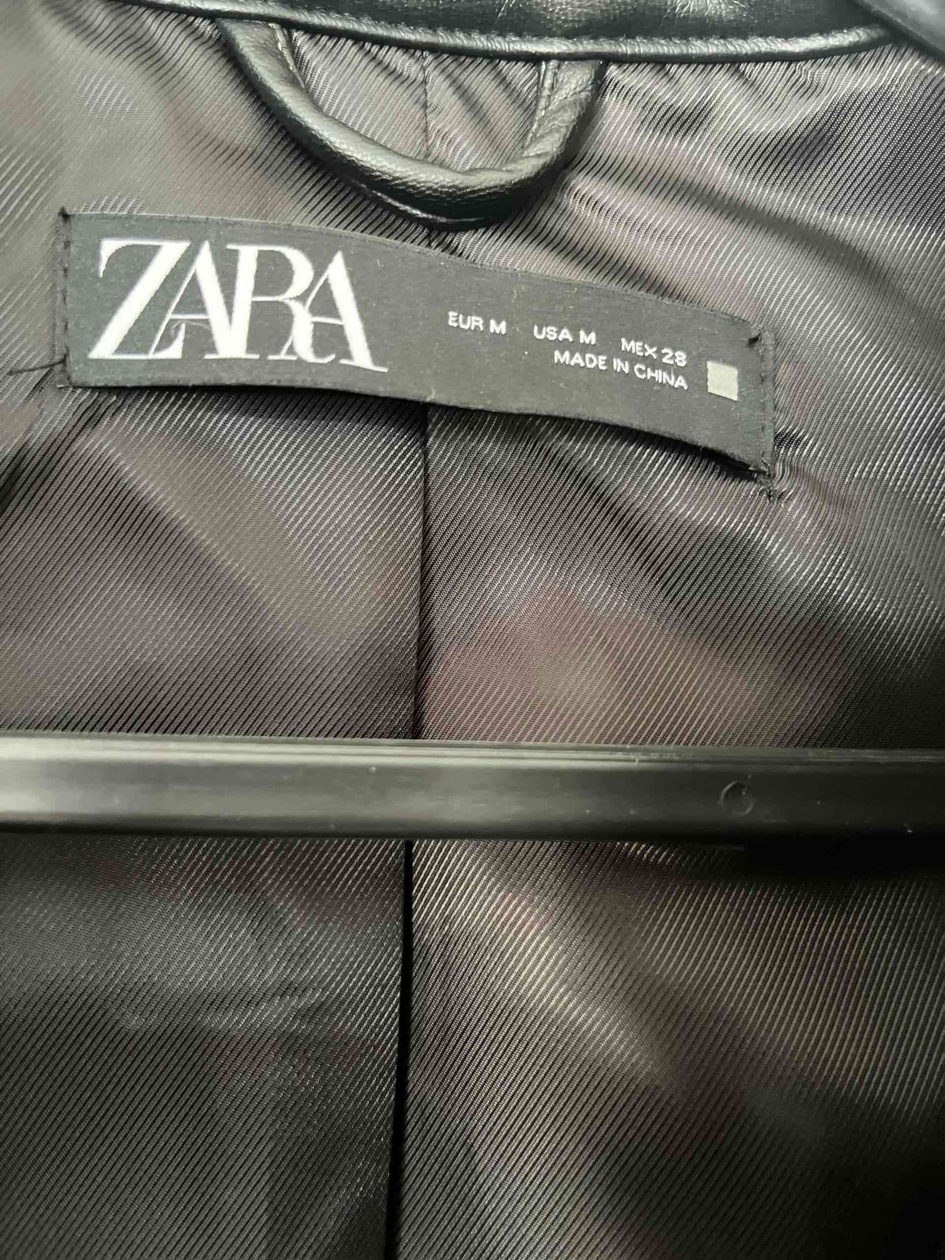 Chaqueta negra de cuero sintético - miniatura 4