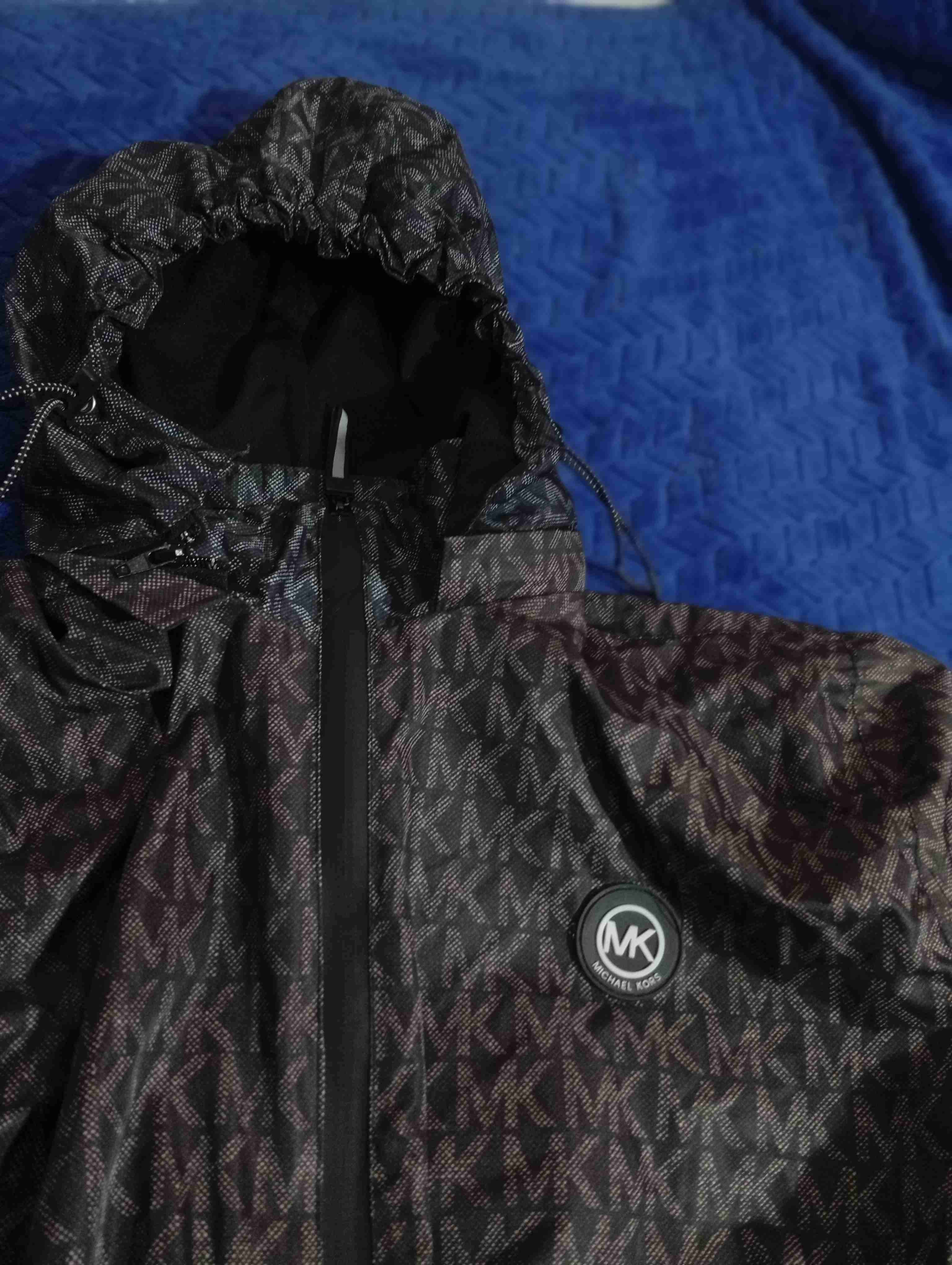 Cortavientos estampado con capucha - miniatura 2