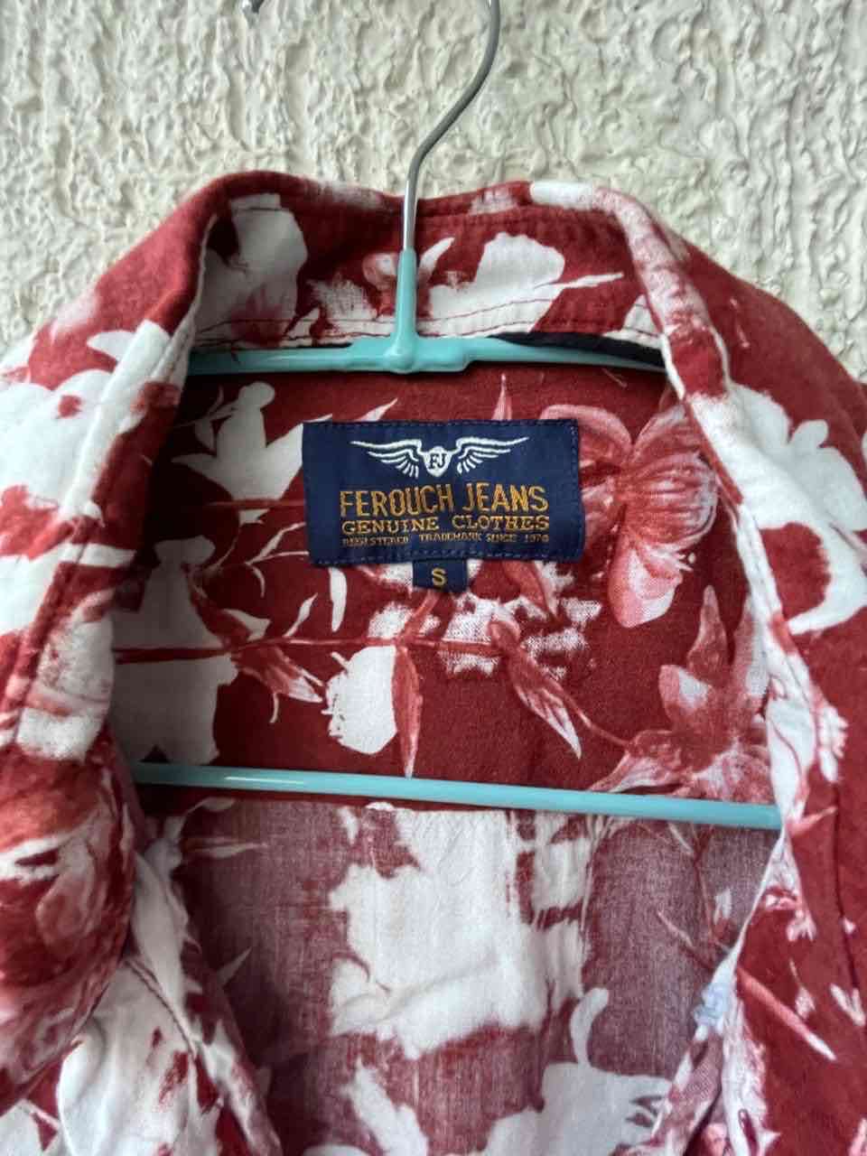 Camisa hawaiana floral roja - miniatura 2