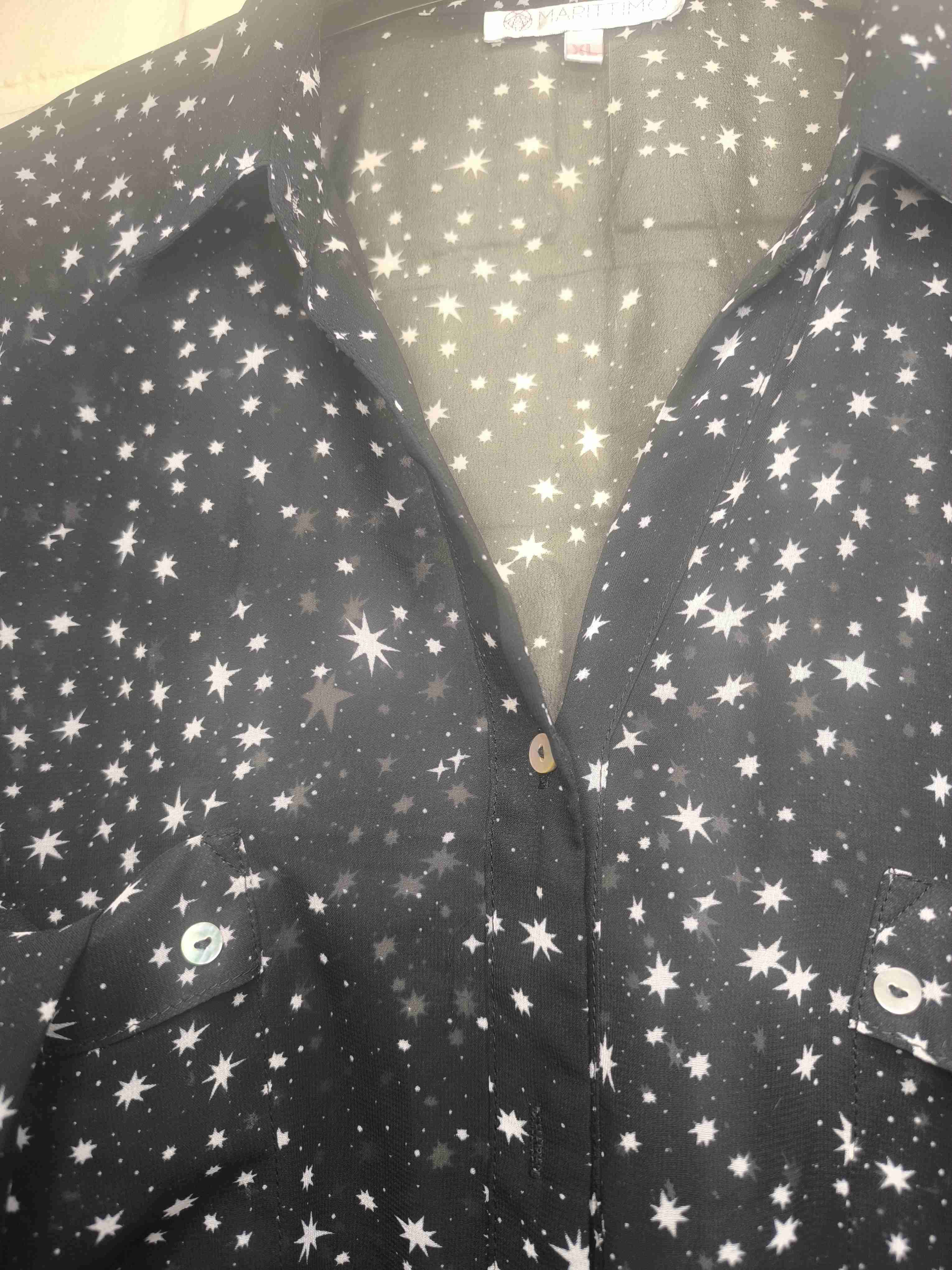 Blusa negra con estrellas - miniatura 6