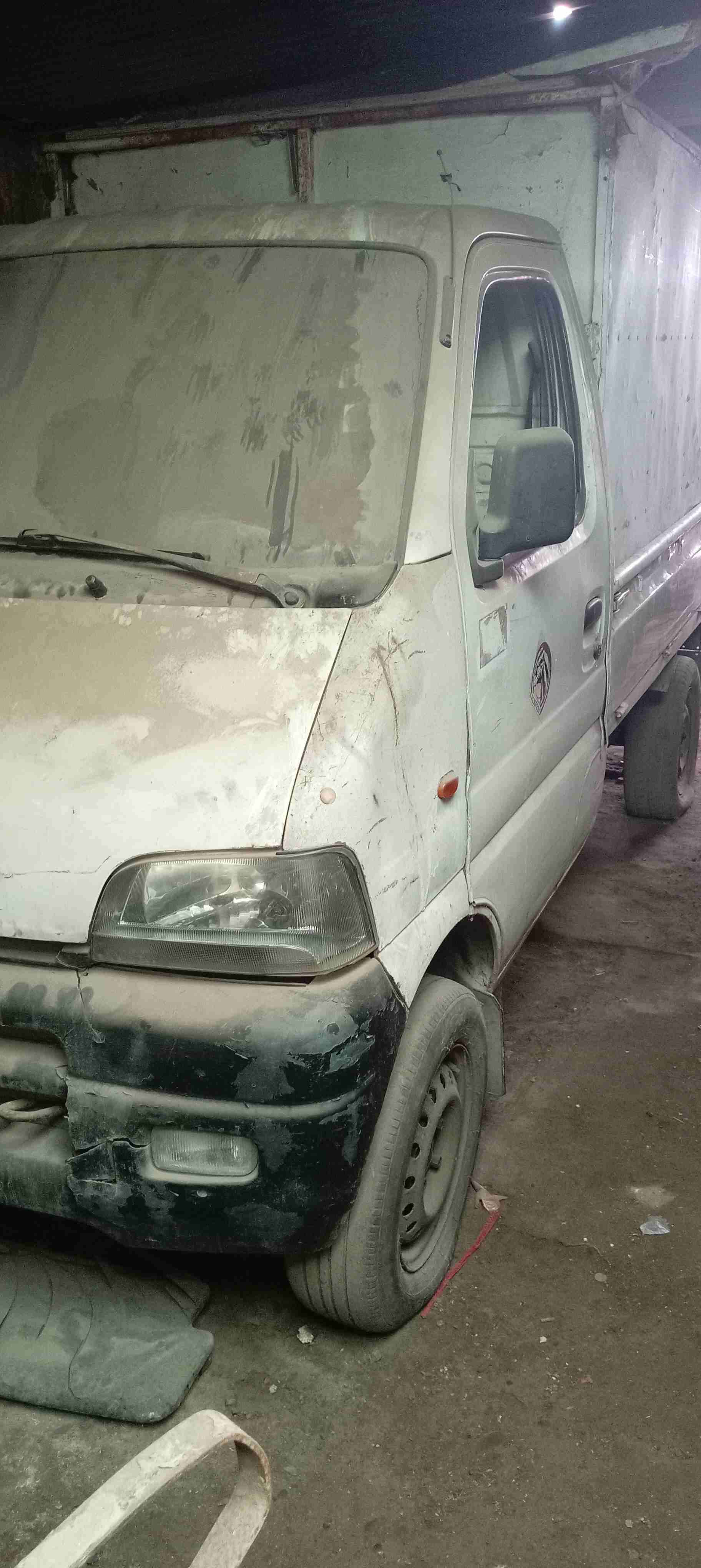 Camioneta de trabajo usada - miniatura 2