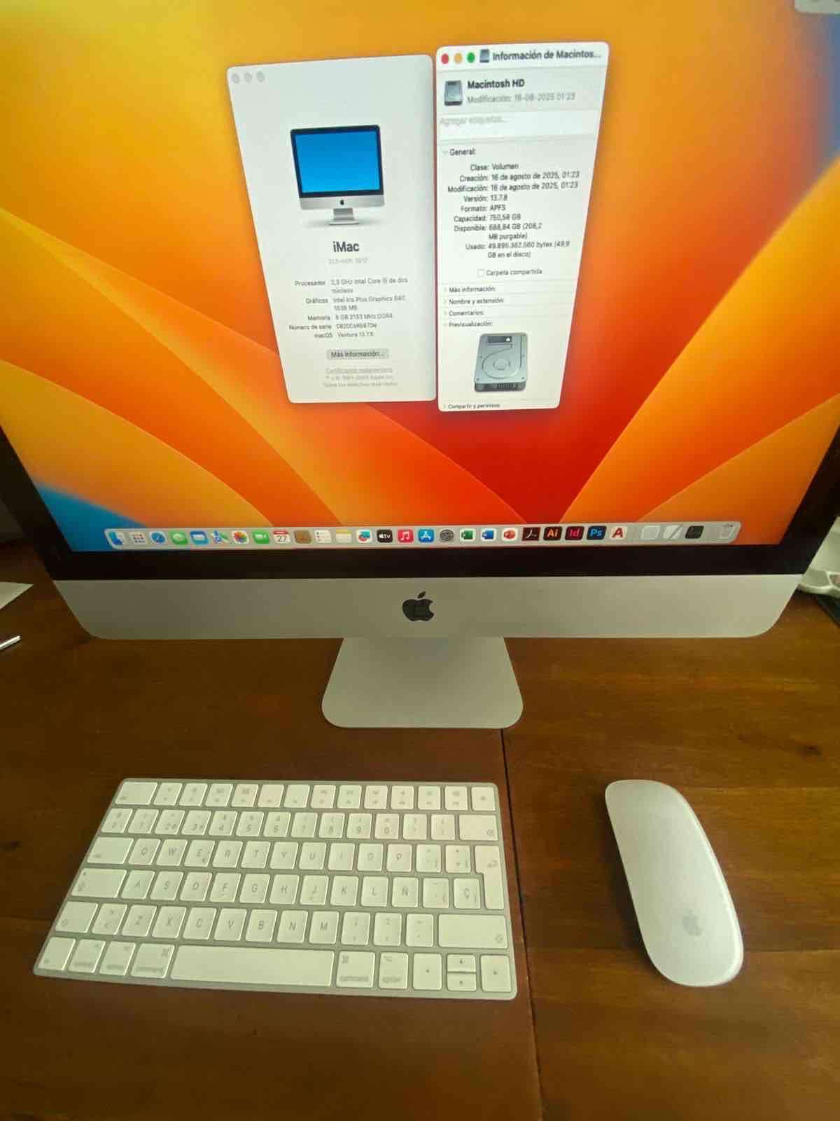 iMac con teclado y mouse Apple - miniatura 1