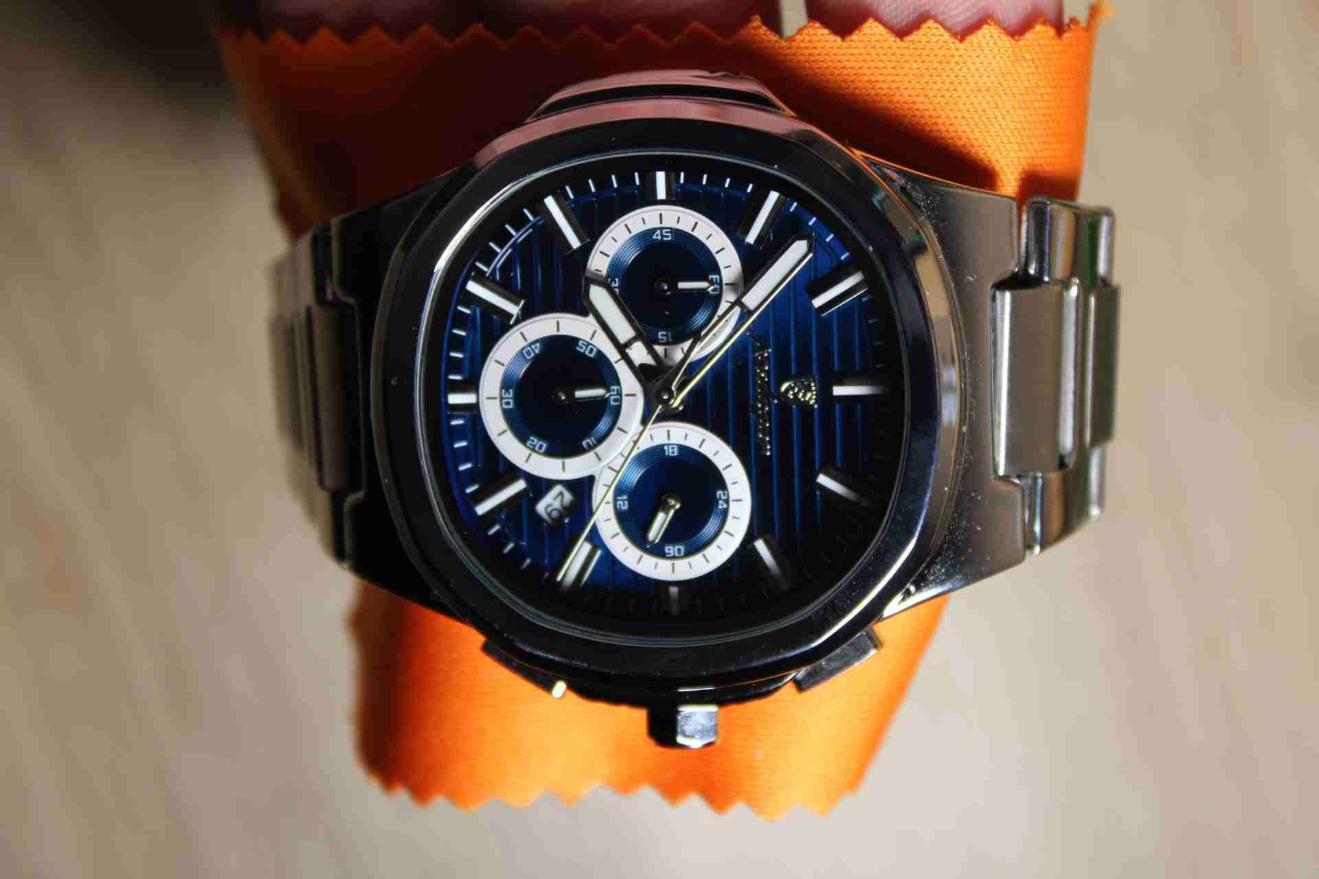 Reloj de pulsera azul metálico - miniatura 6