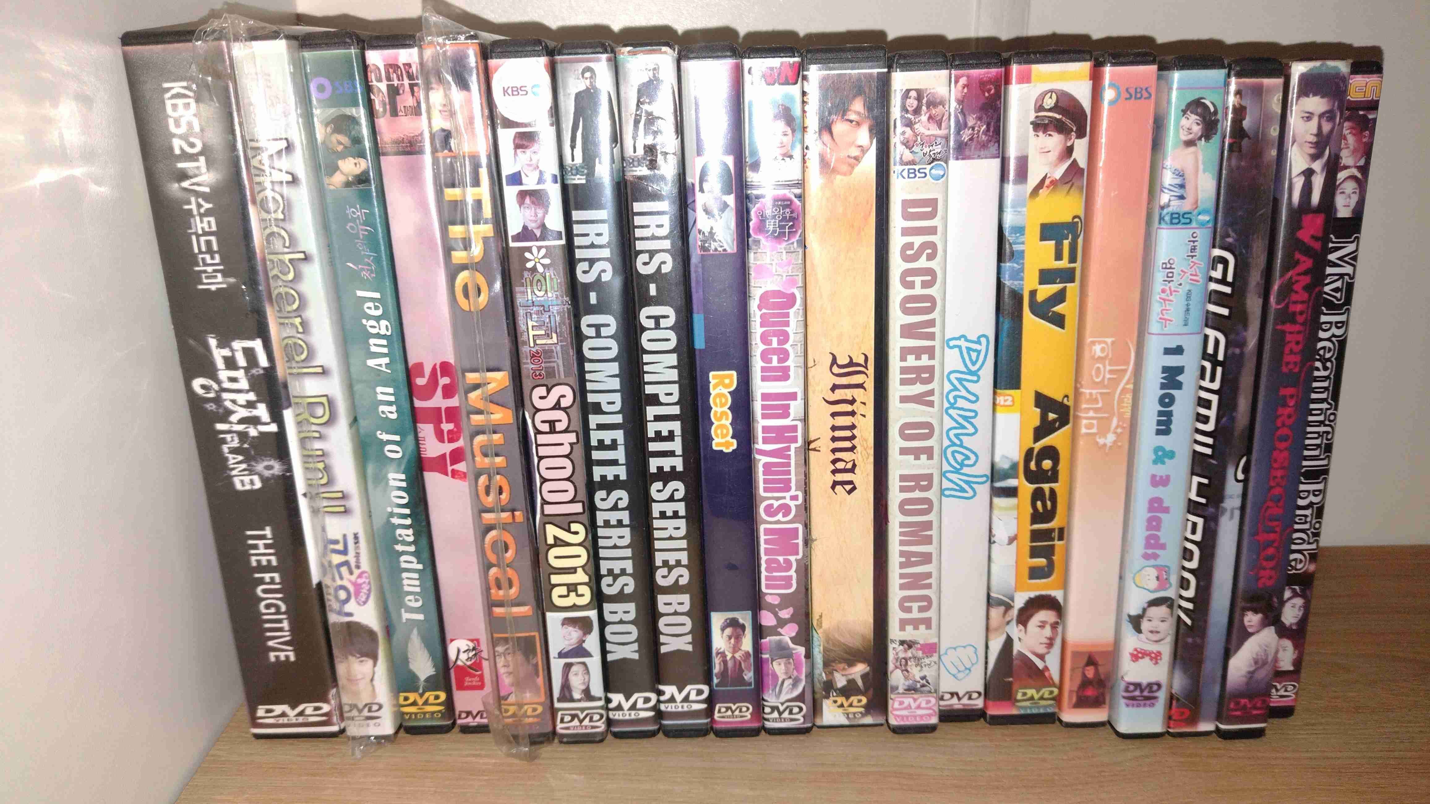 Colección de DVDs de series y películas - miniatura 3