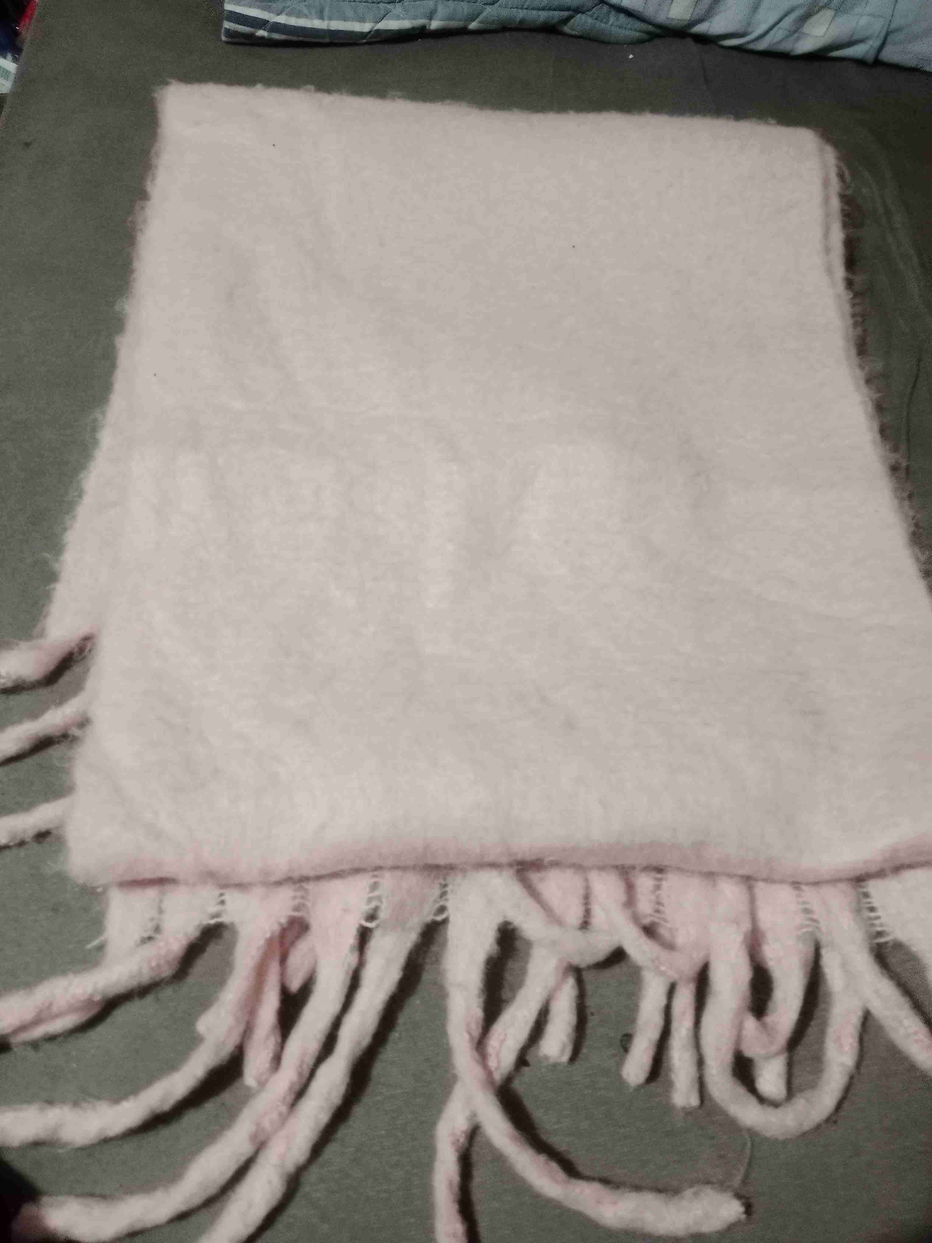 Bufanda rosada con flecos - miniatura 2