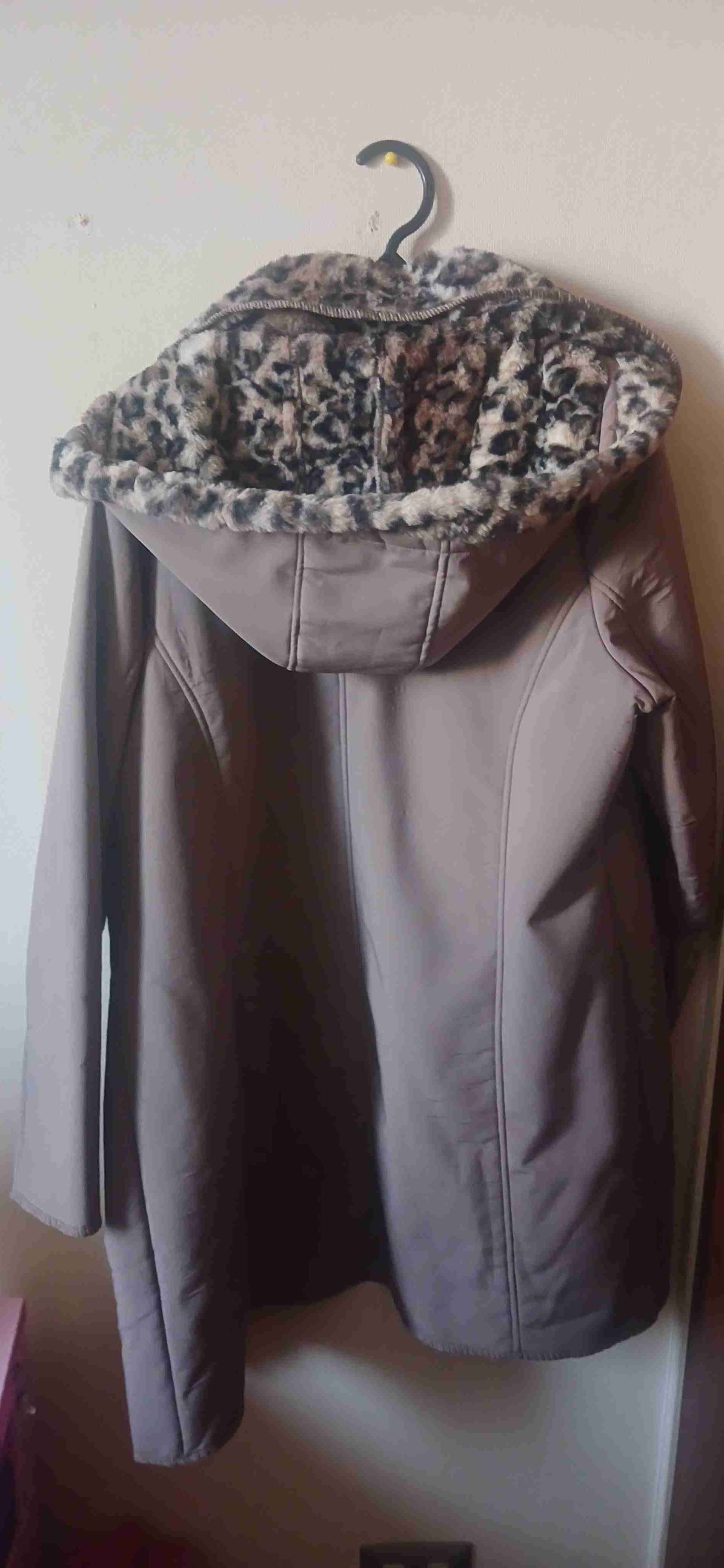 Abrigo beige con forro de leopardo - miniatura 5