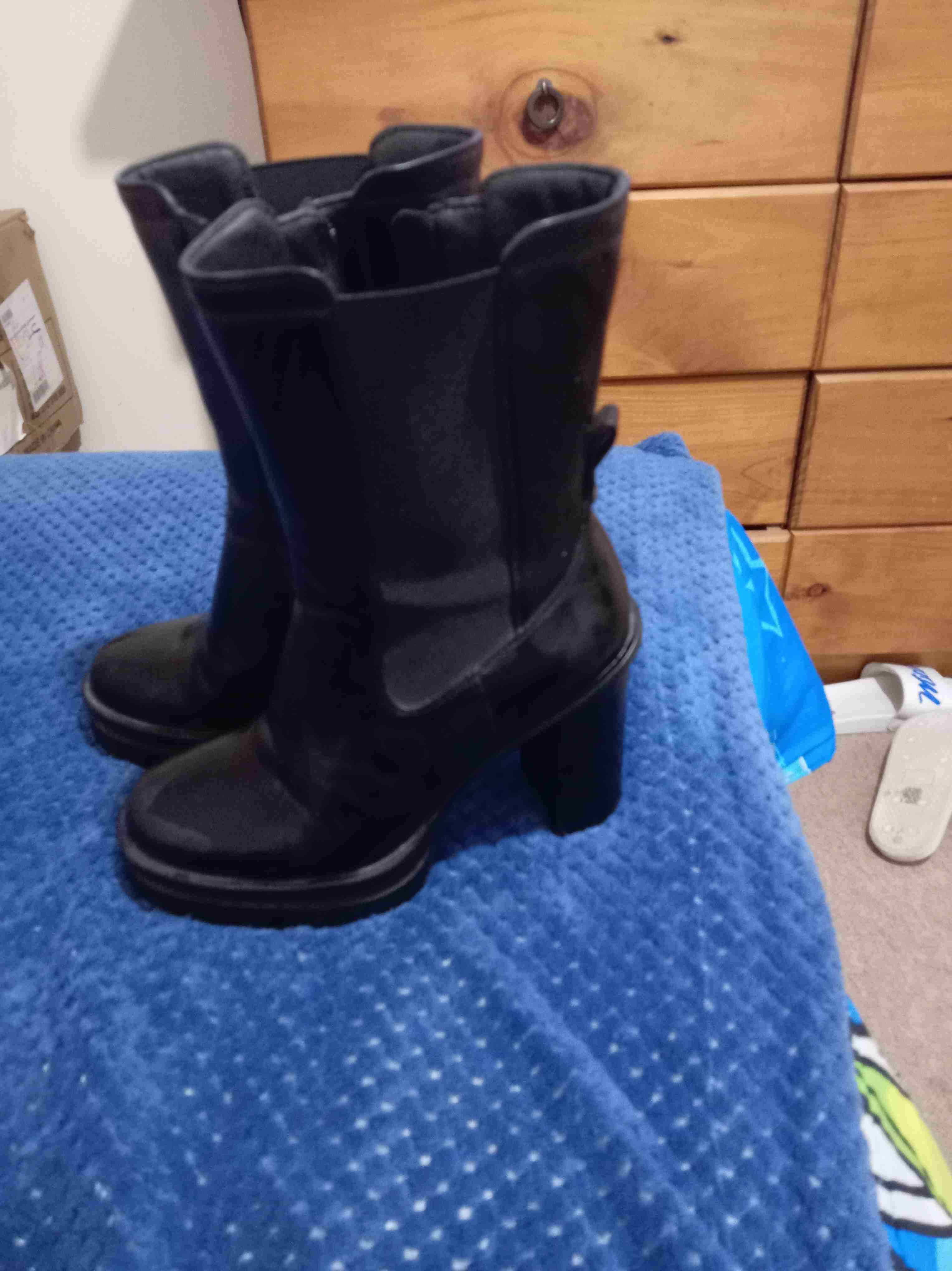 Botas negras con plataforma - miniatura 3