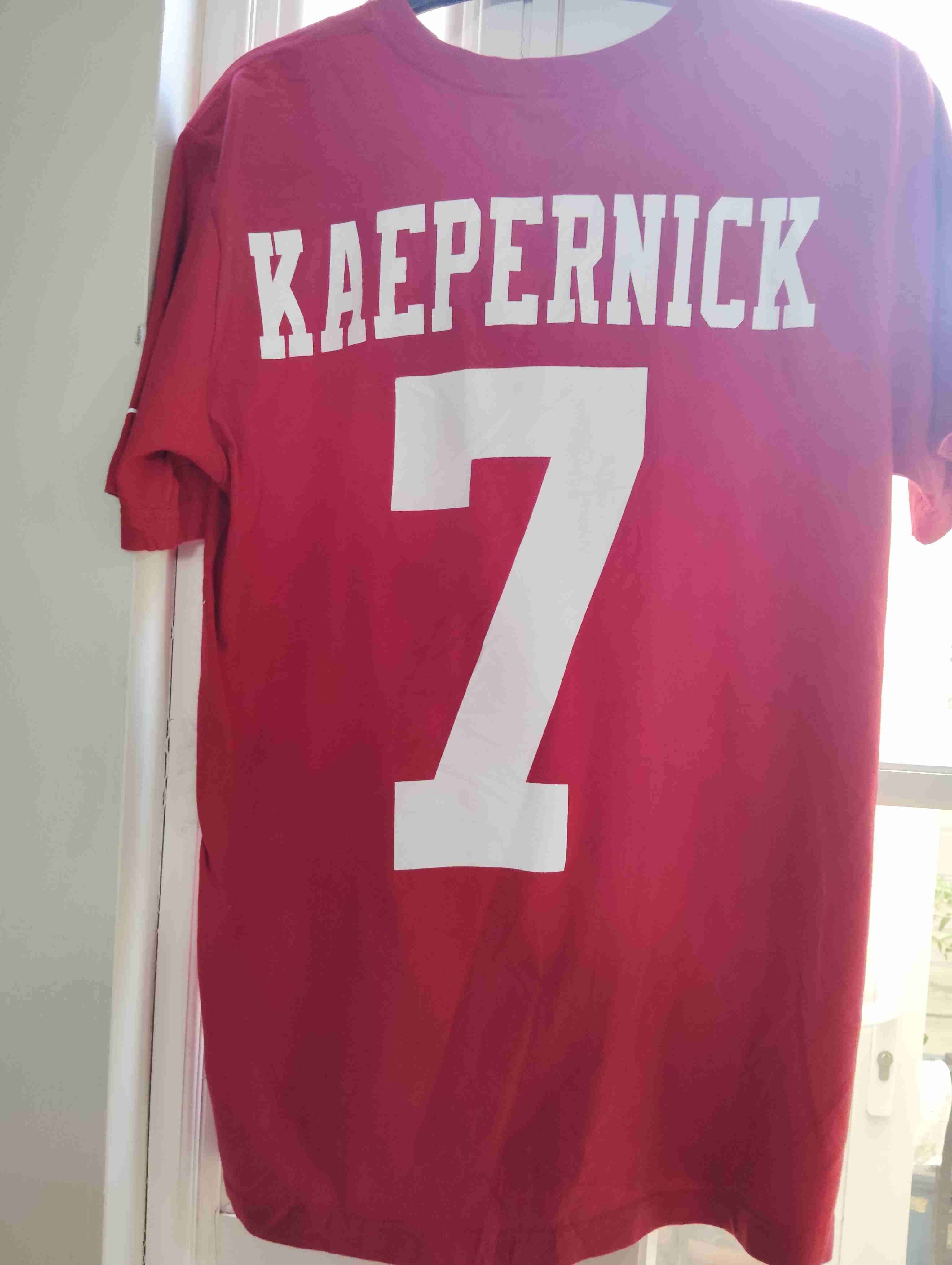 Polera roja con logo SF - miniatura 3