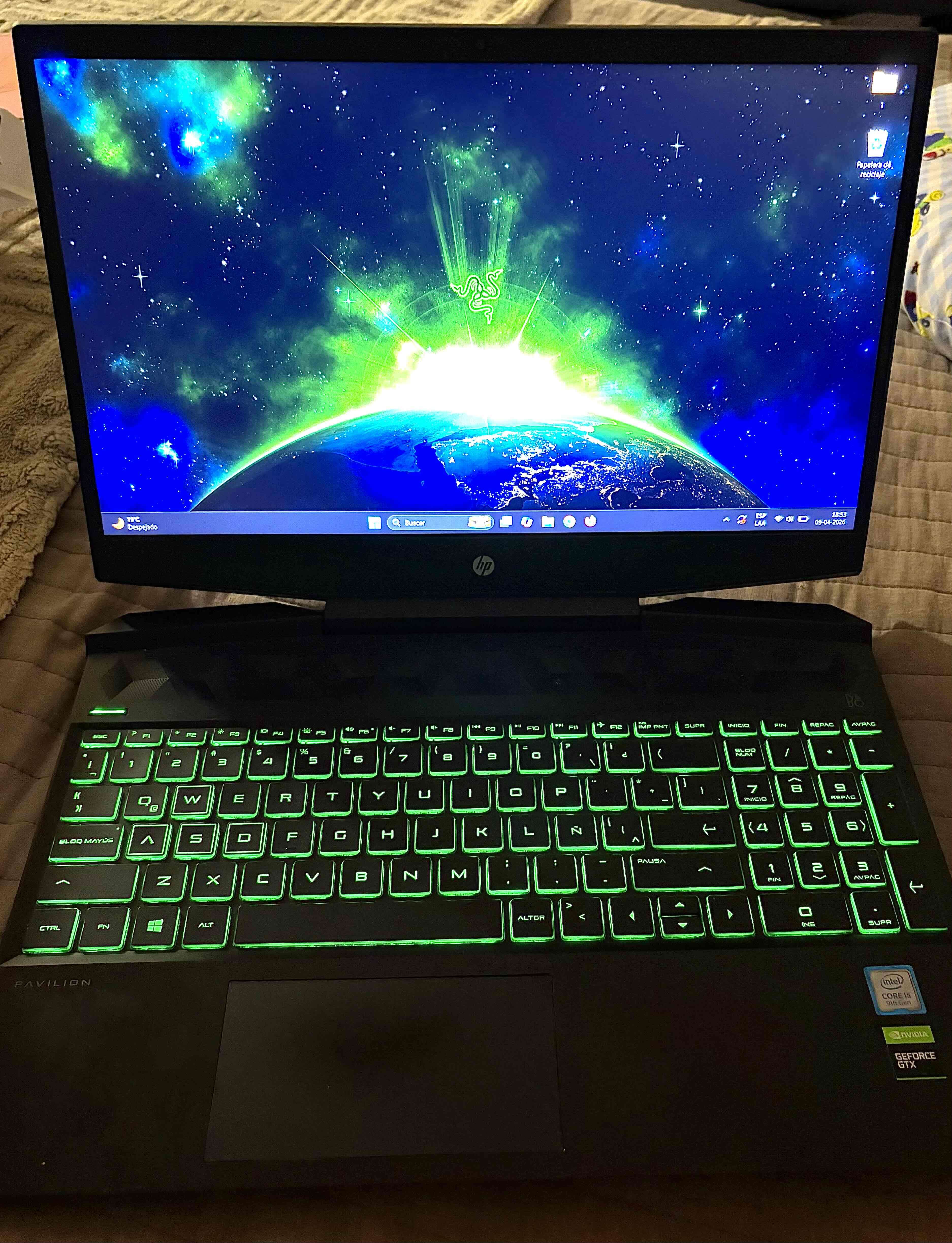 HP Pavilion Gaming Laptop - miniatura 2