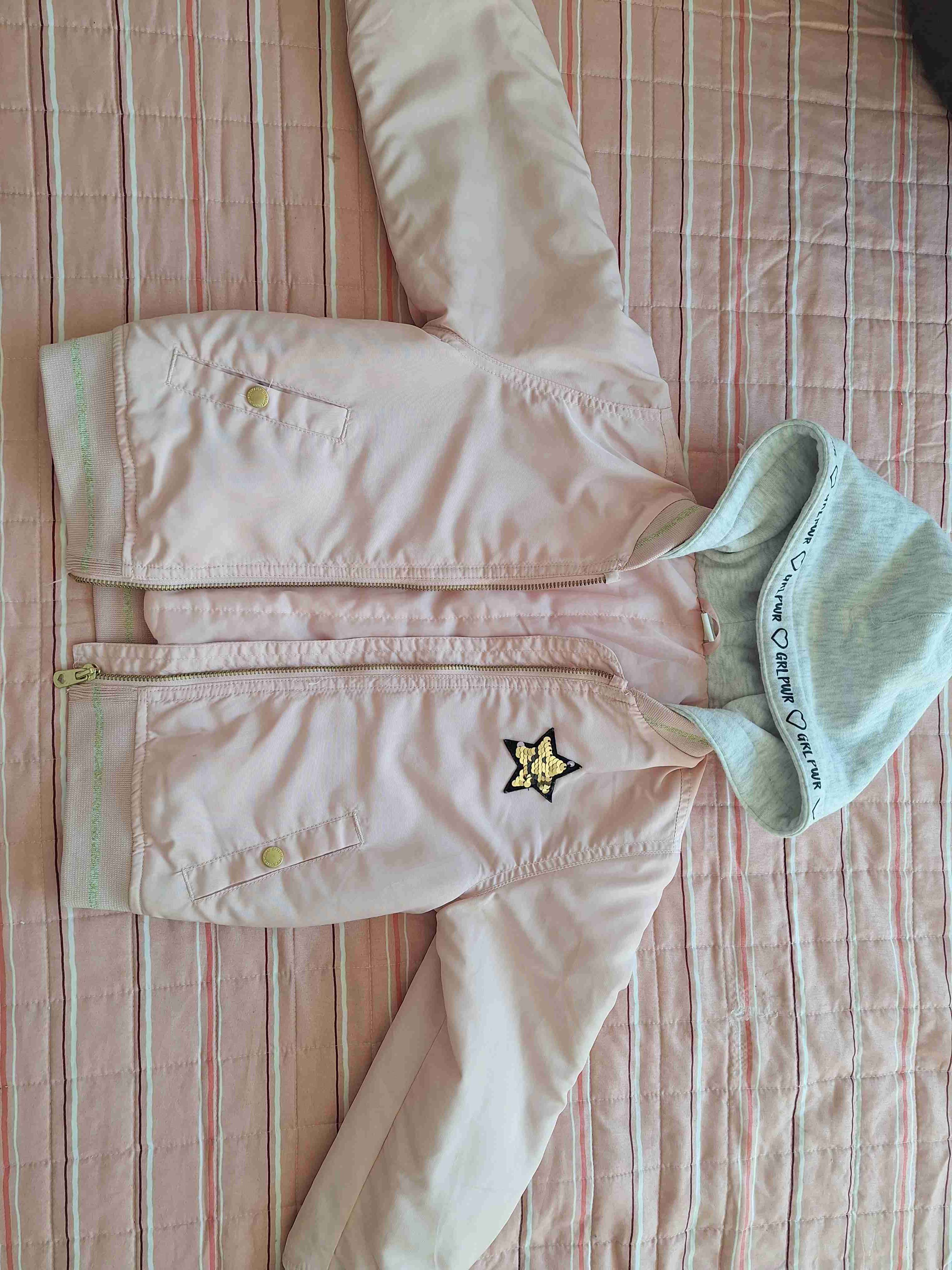 Chaqueta rosa con capucha - miniatura 1