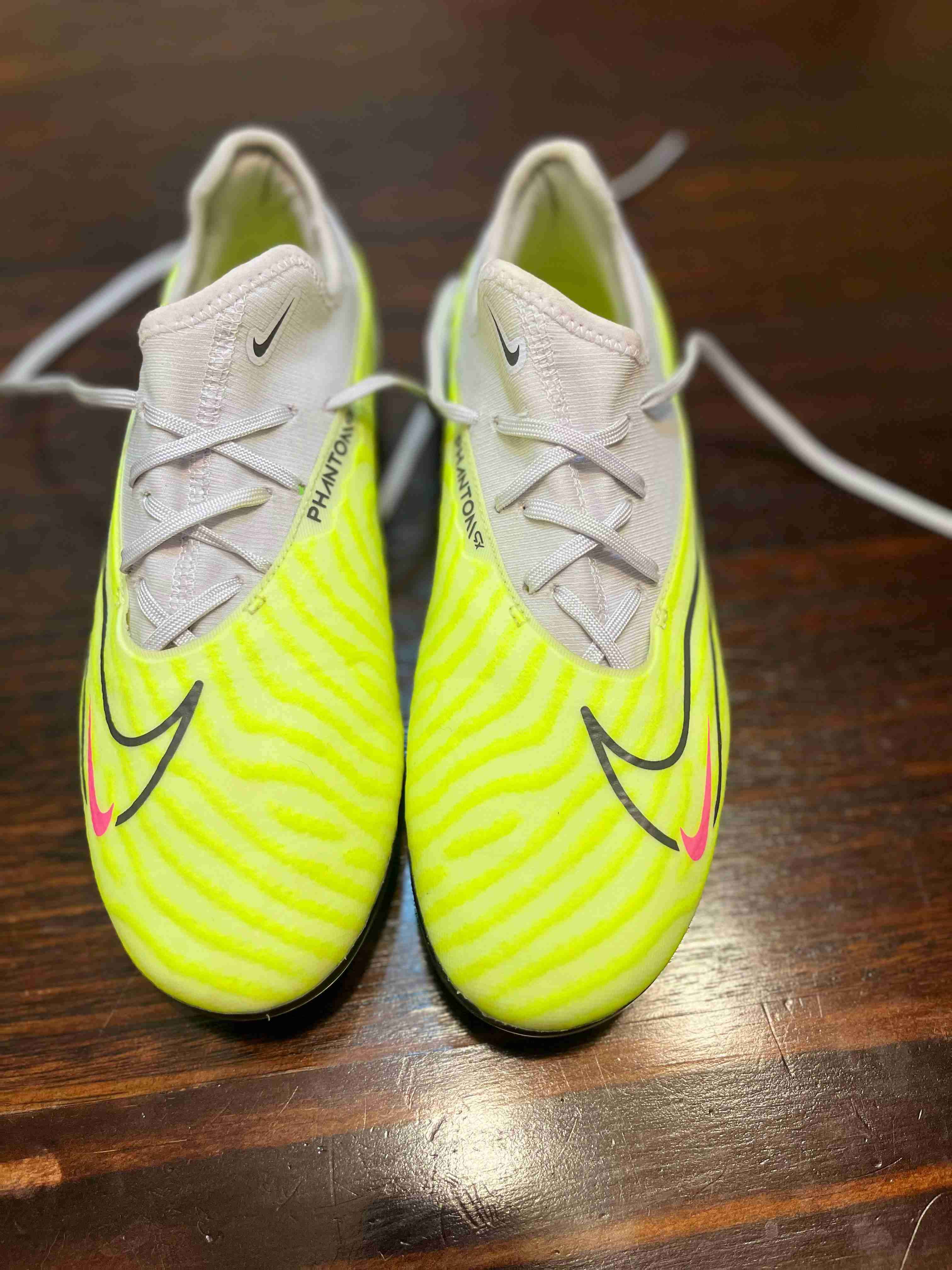 Zapatillas deportivas amarillas - miniatura 1