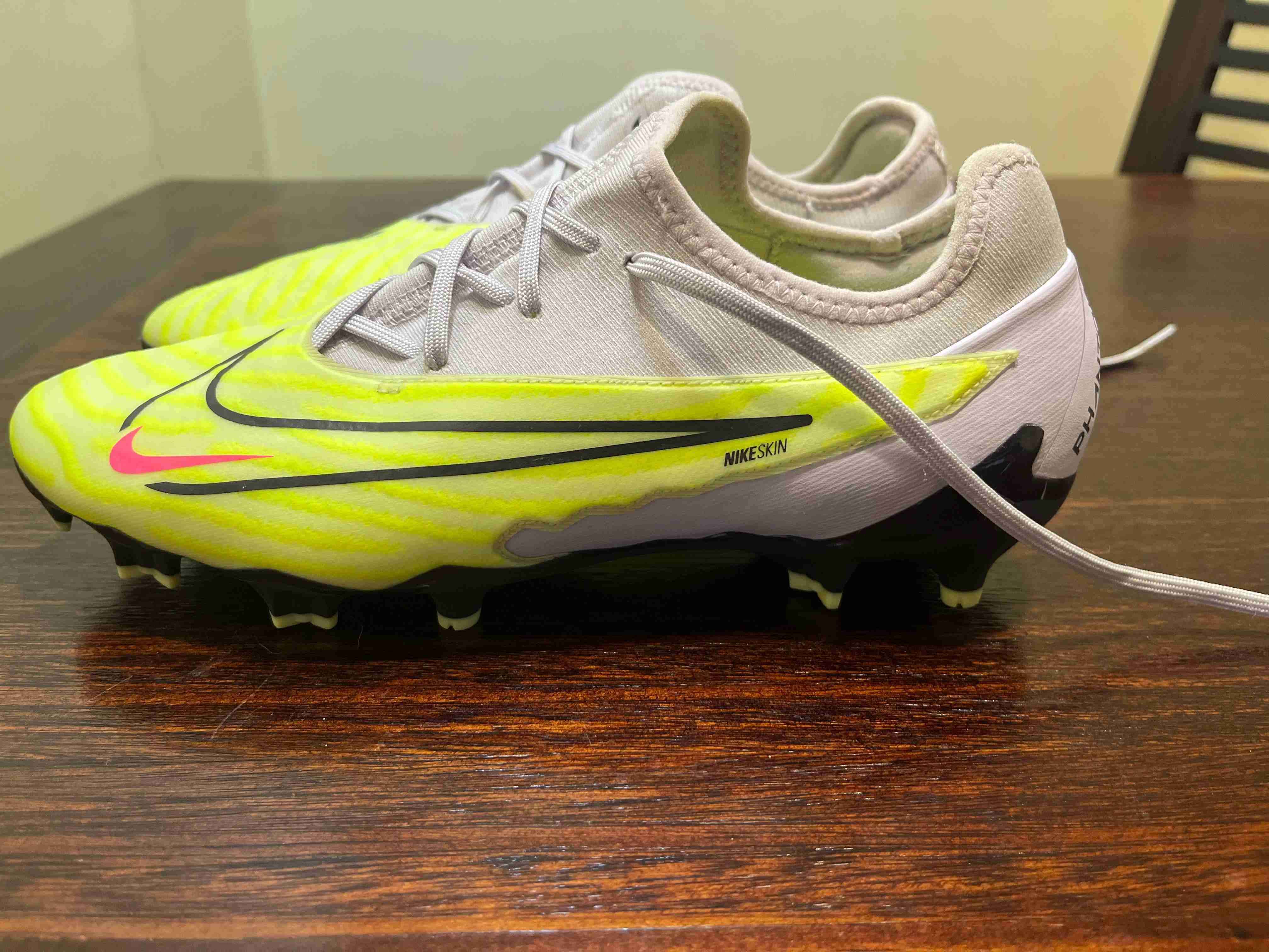 Zapatillas deportivas amarillas - miniatura 2