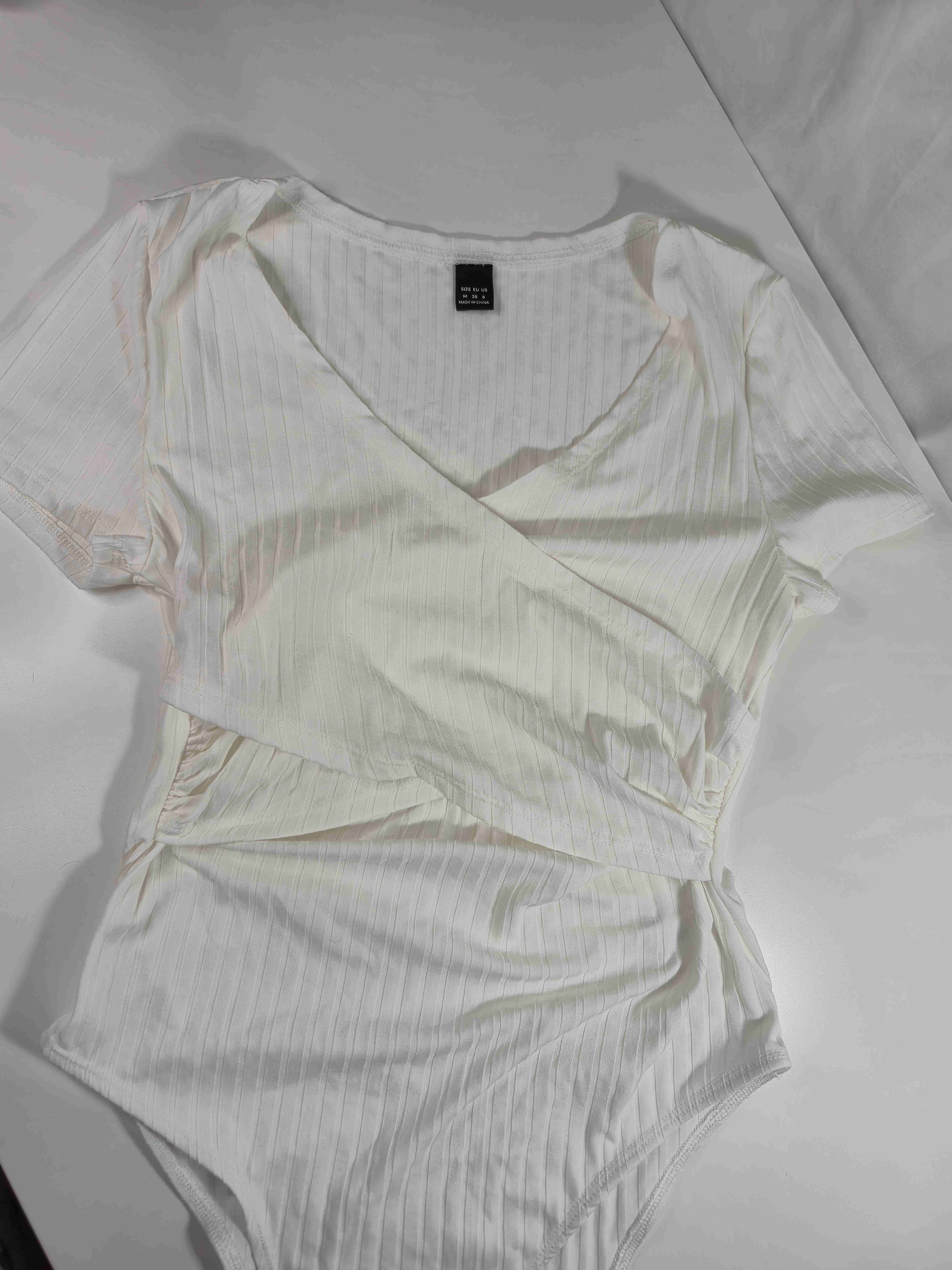 Body blanco cruzado elegante talla M - miniatura 4
