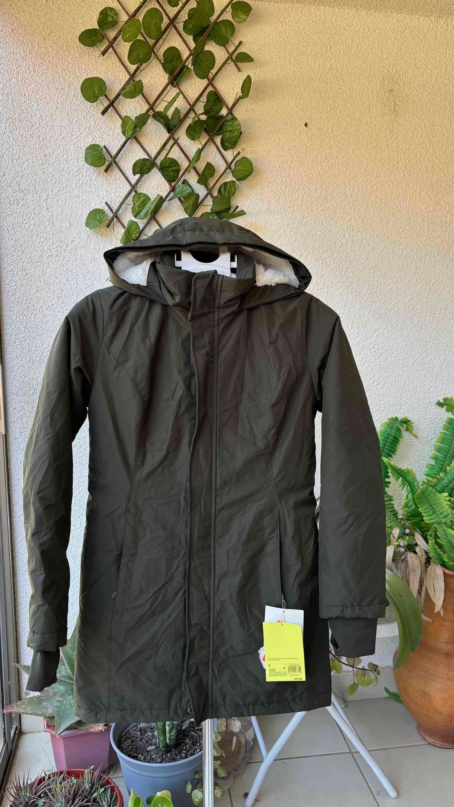 Parka verde con capucha - miniatura 1