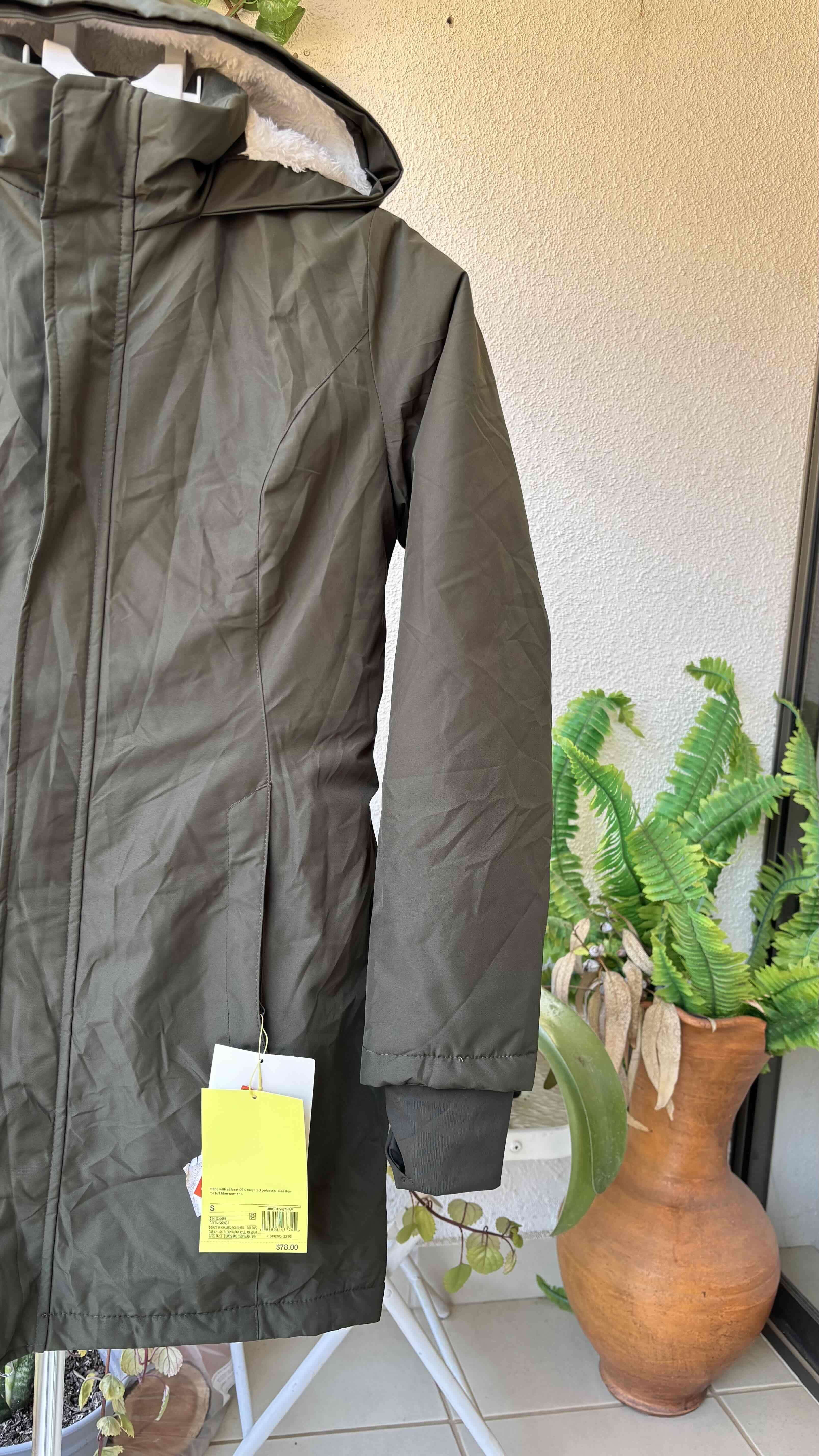 Parka verde con capucha - miniatura 2