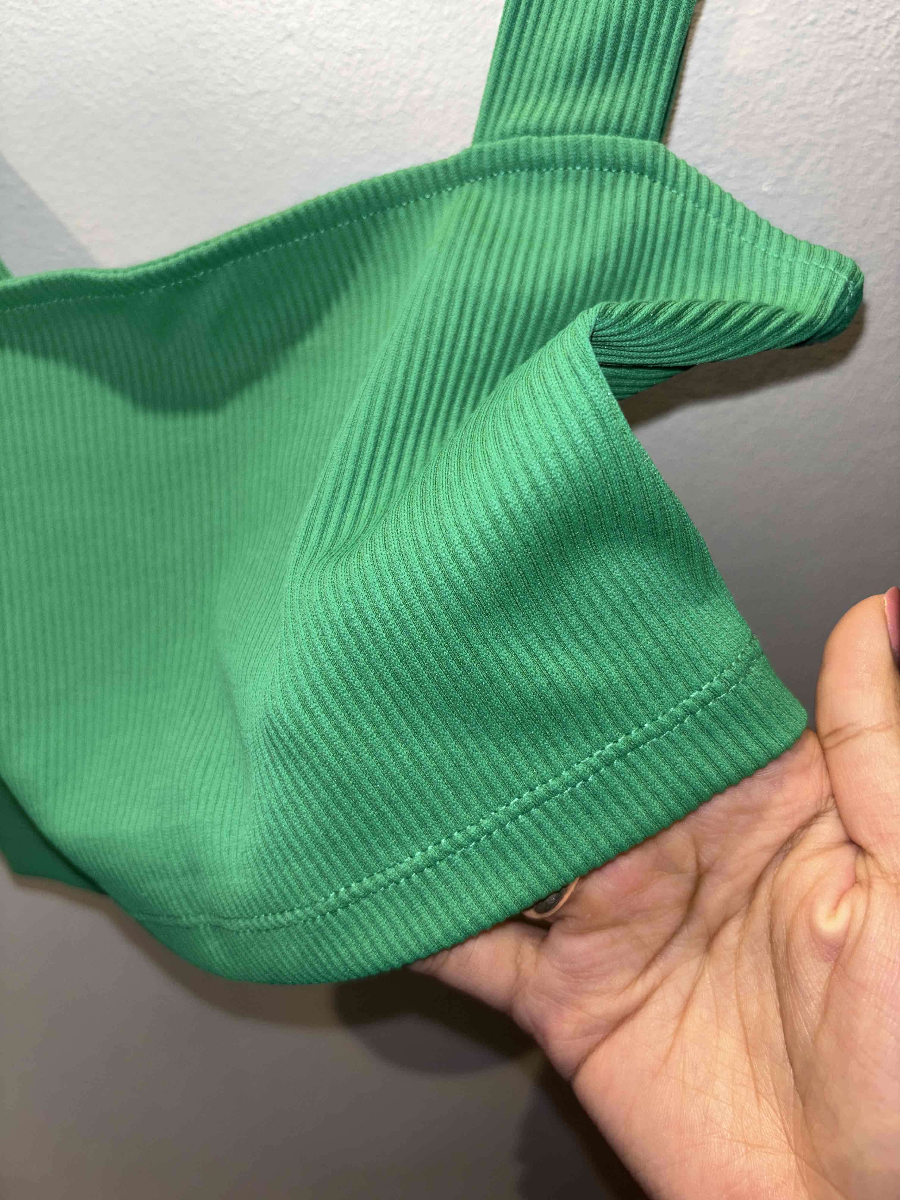 Top corto verde ribeteado - miniatura 2