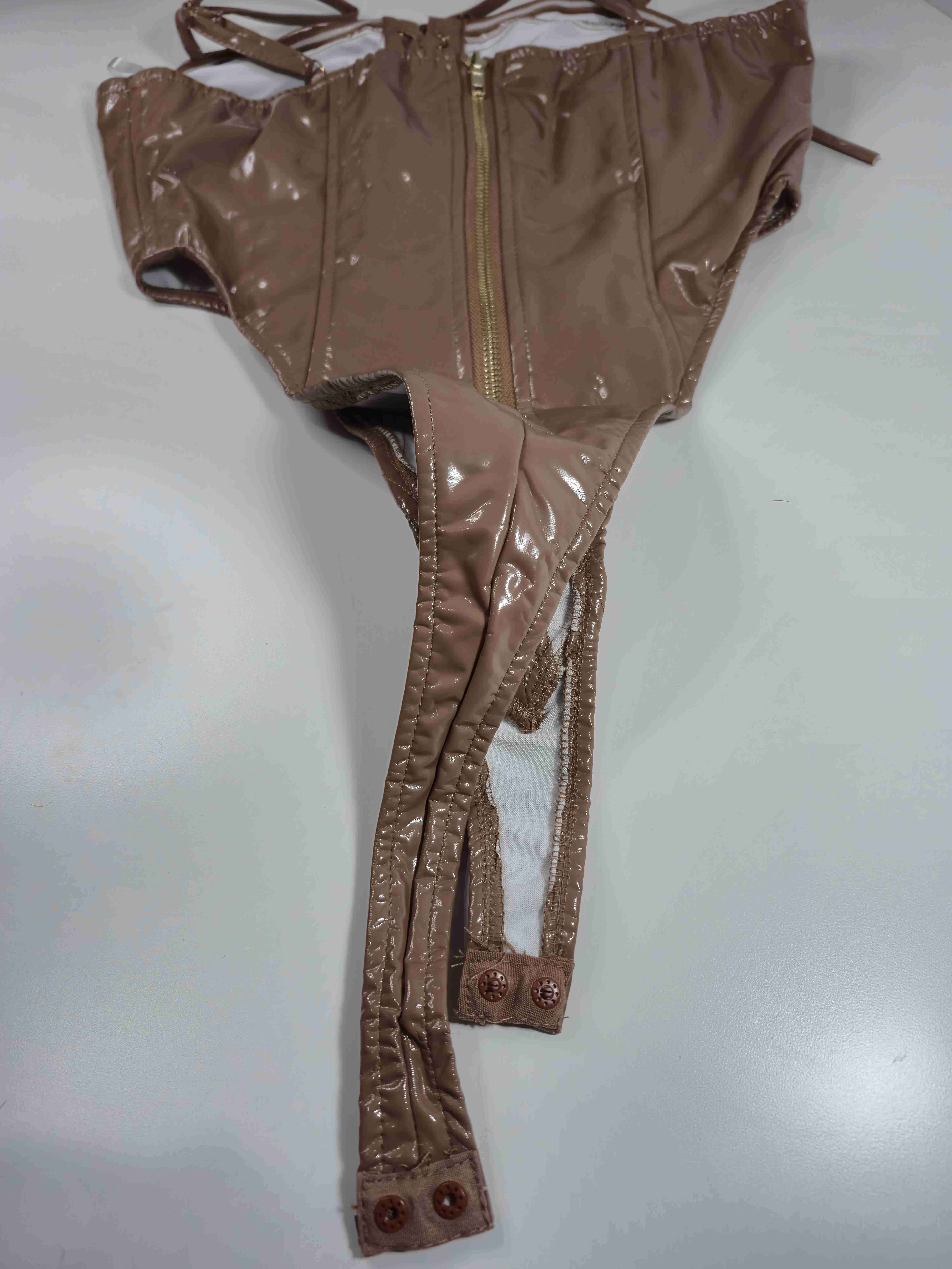 Body cuerina brillante café talla M - miniatura 3