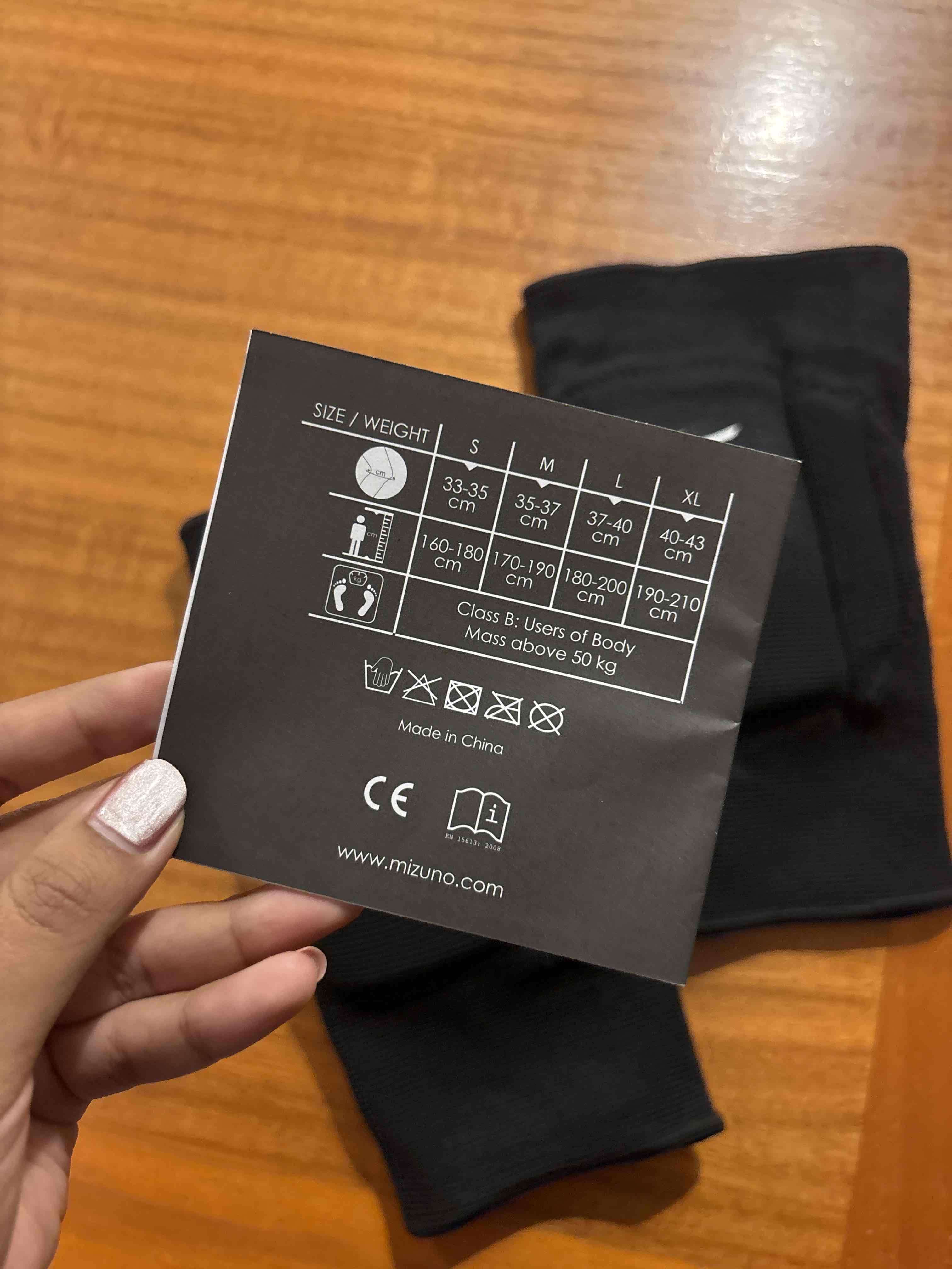 Rodillera Mizuno Negra Talla L - miniatura 3