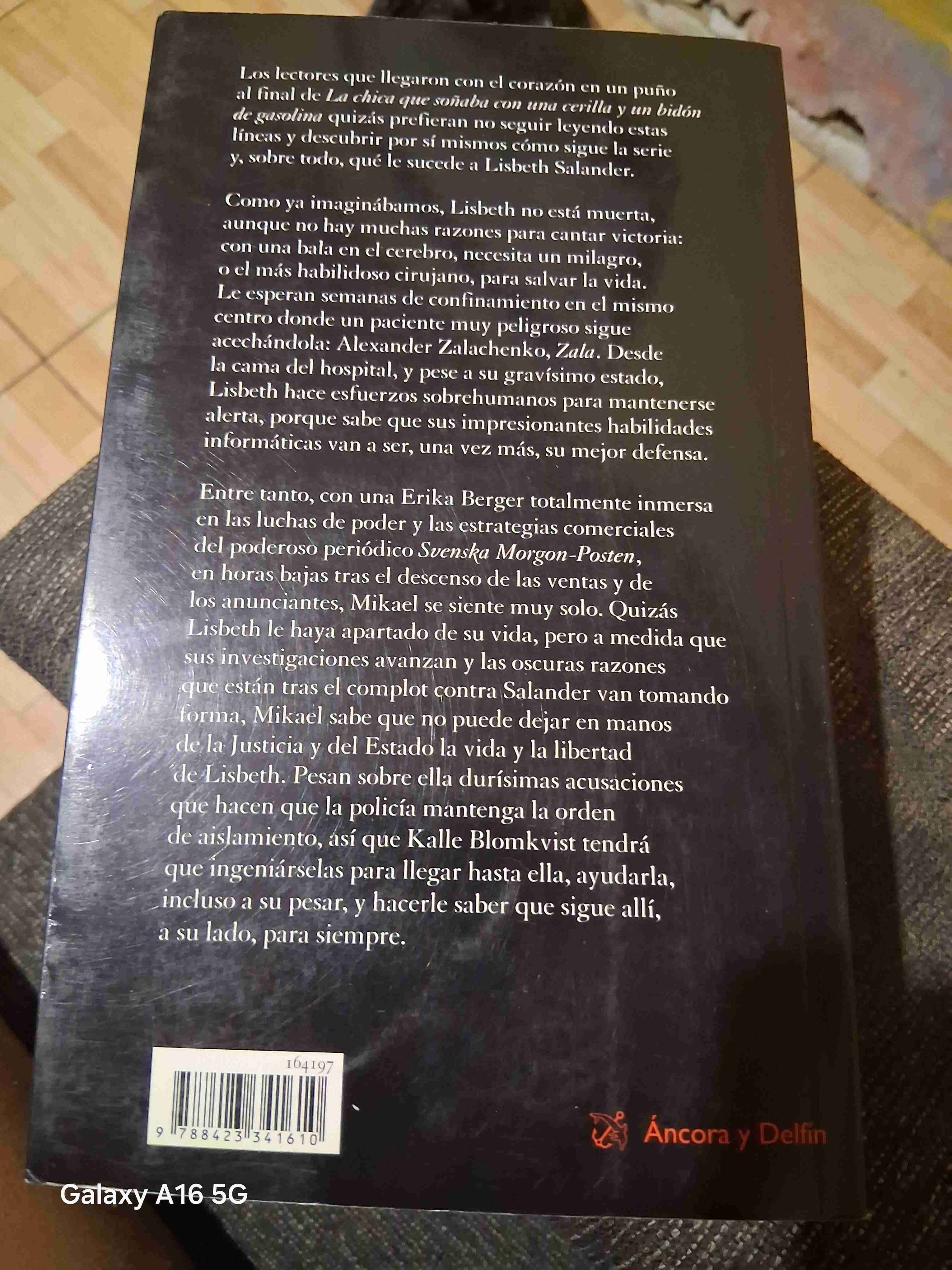 Libro 'La reina en el palacio... - miniatura 2