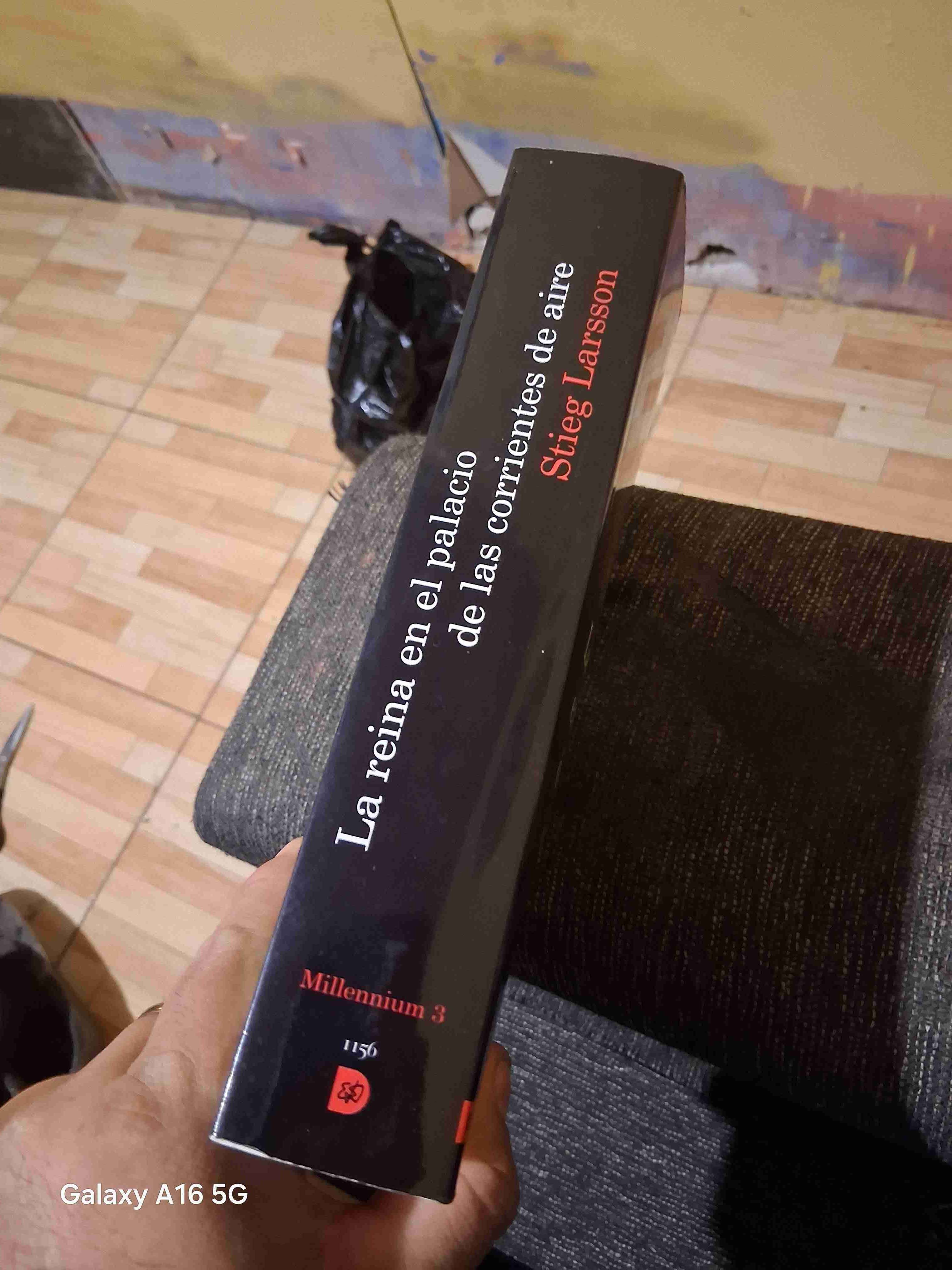 Libro 'La reina en el palacio... - miniatura 3