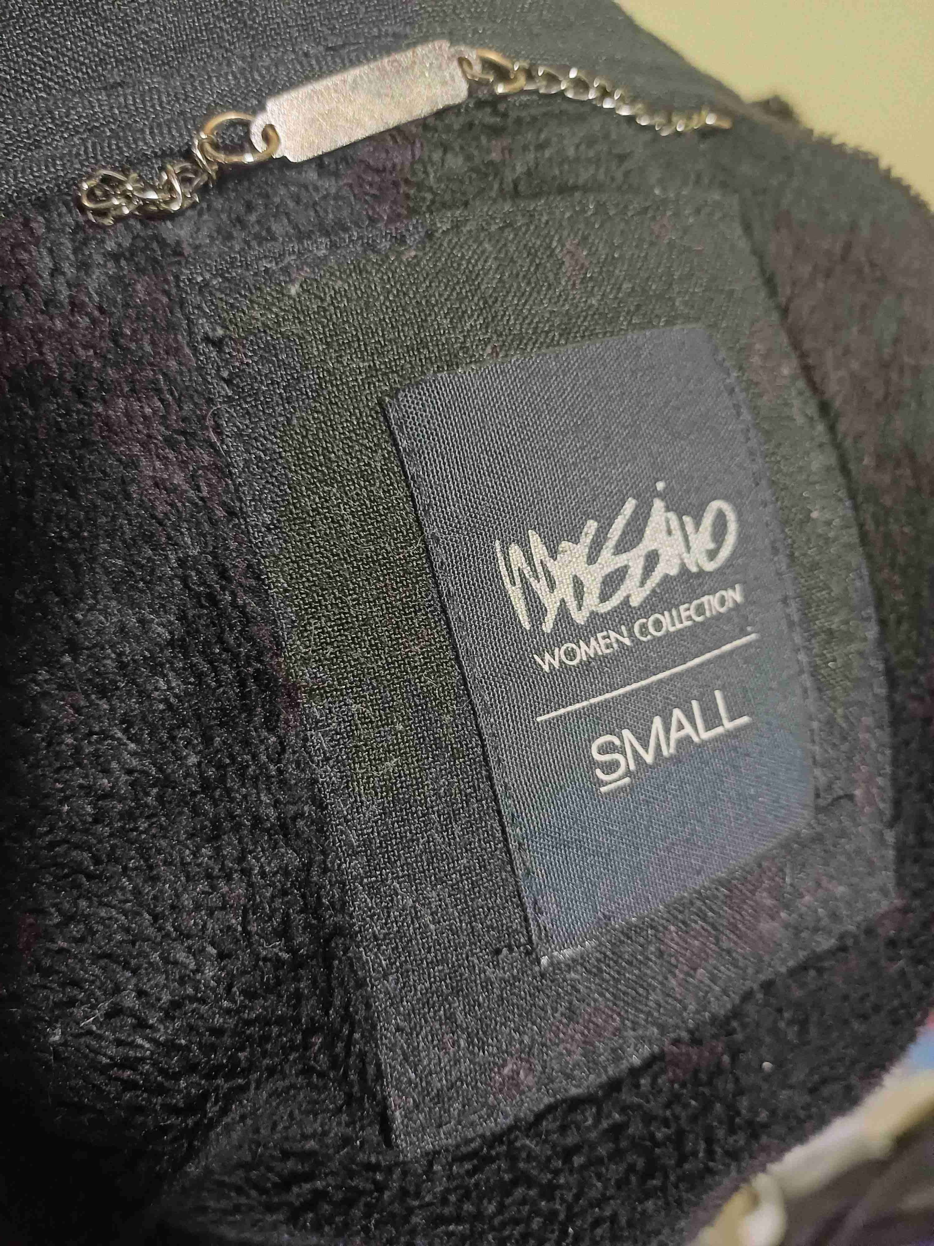 Abrigo negro con capucha - miniatura 4