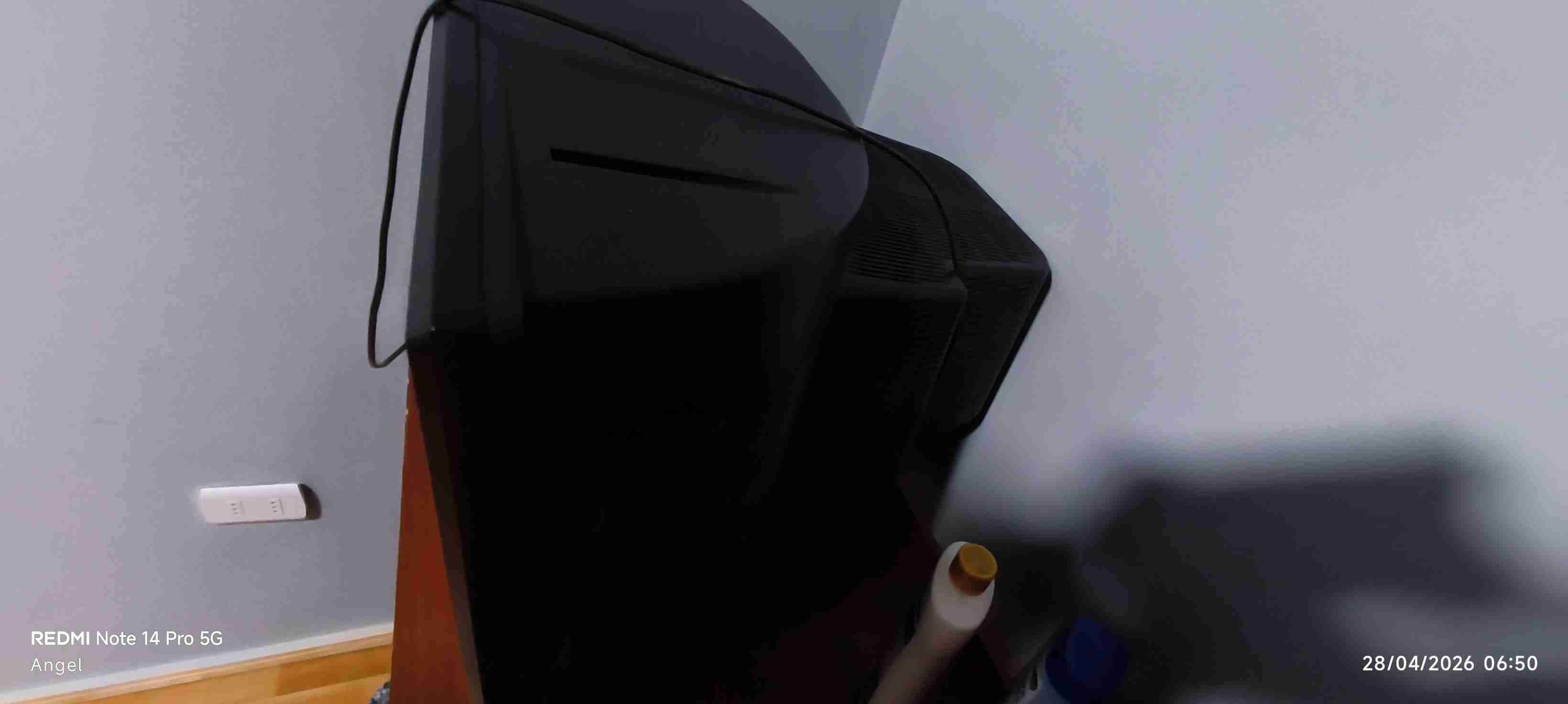 Televisor CRT IRT 20 pulgadas - miniatura 2