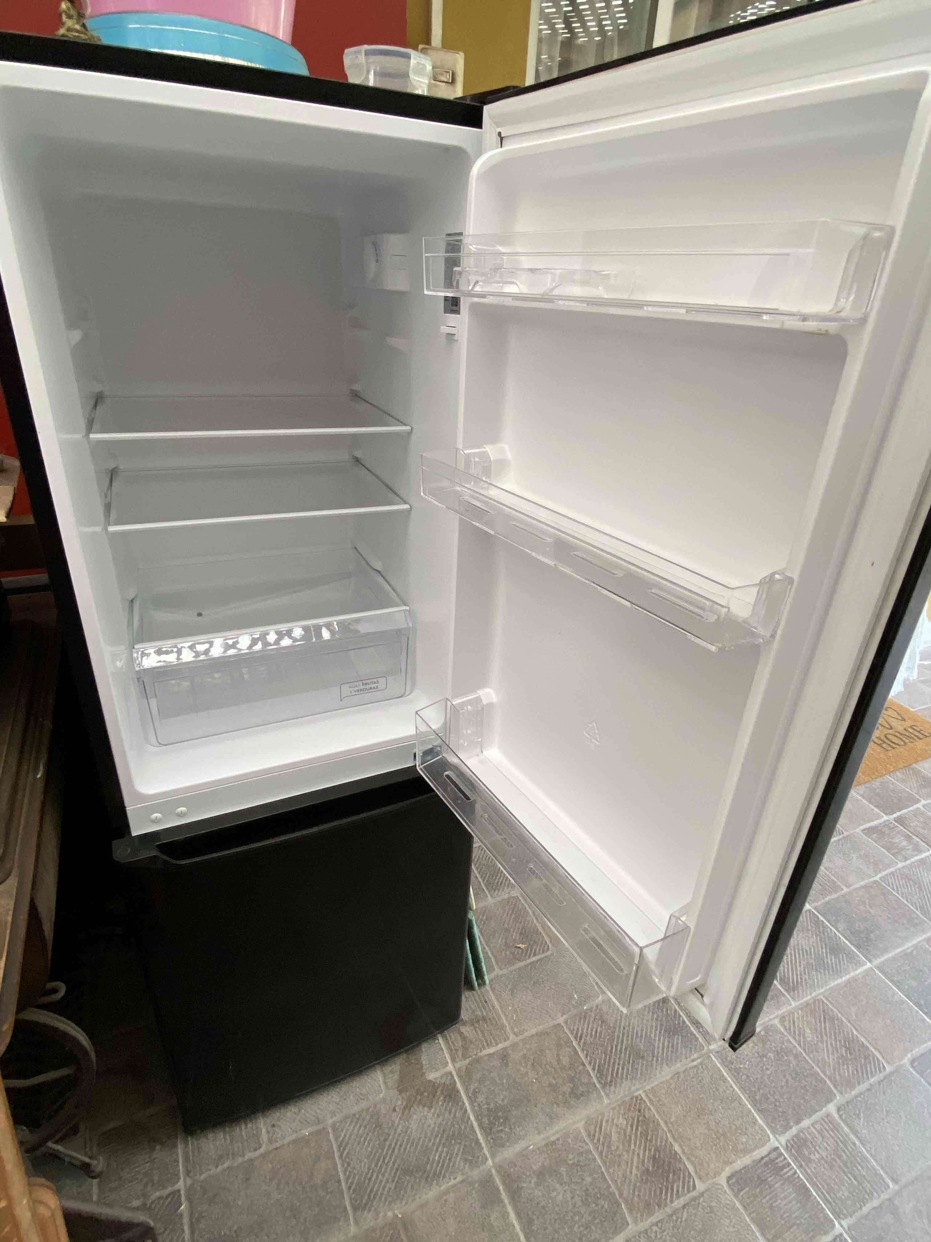 Refrigerador Mademsa negro - miniatura 3