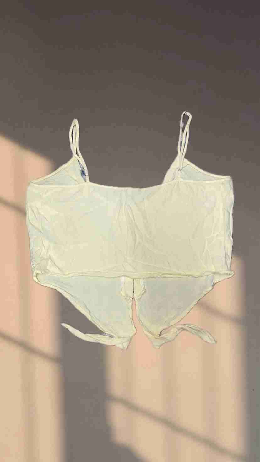 Blusa amarillo pastel con tirantes - miniatura 2