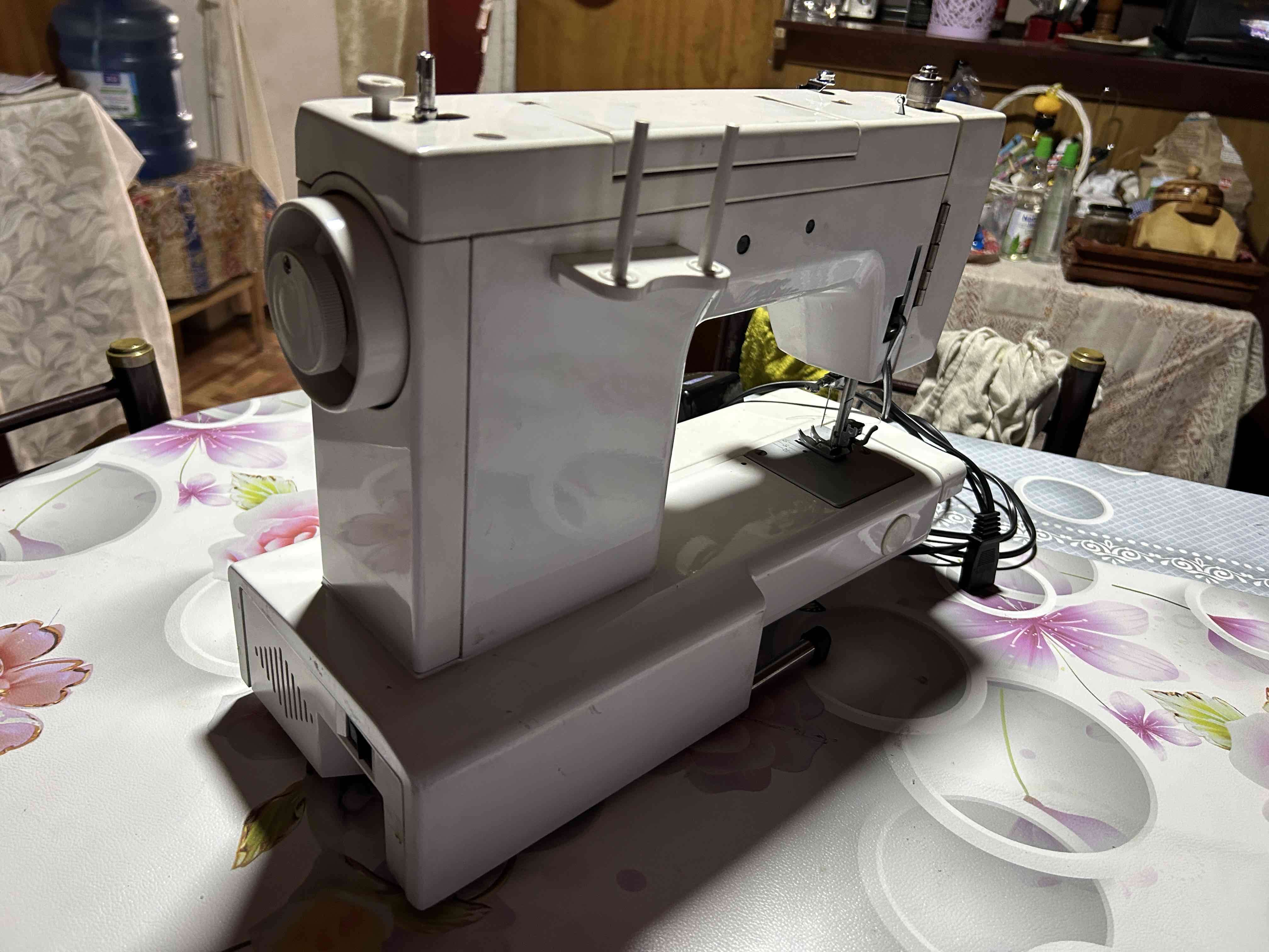 Máquina de coser BSQ Mod. 4800 - miniatura 3