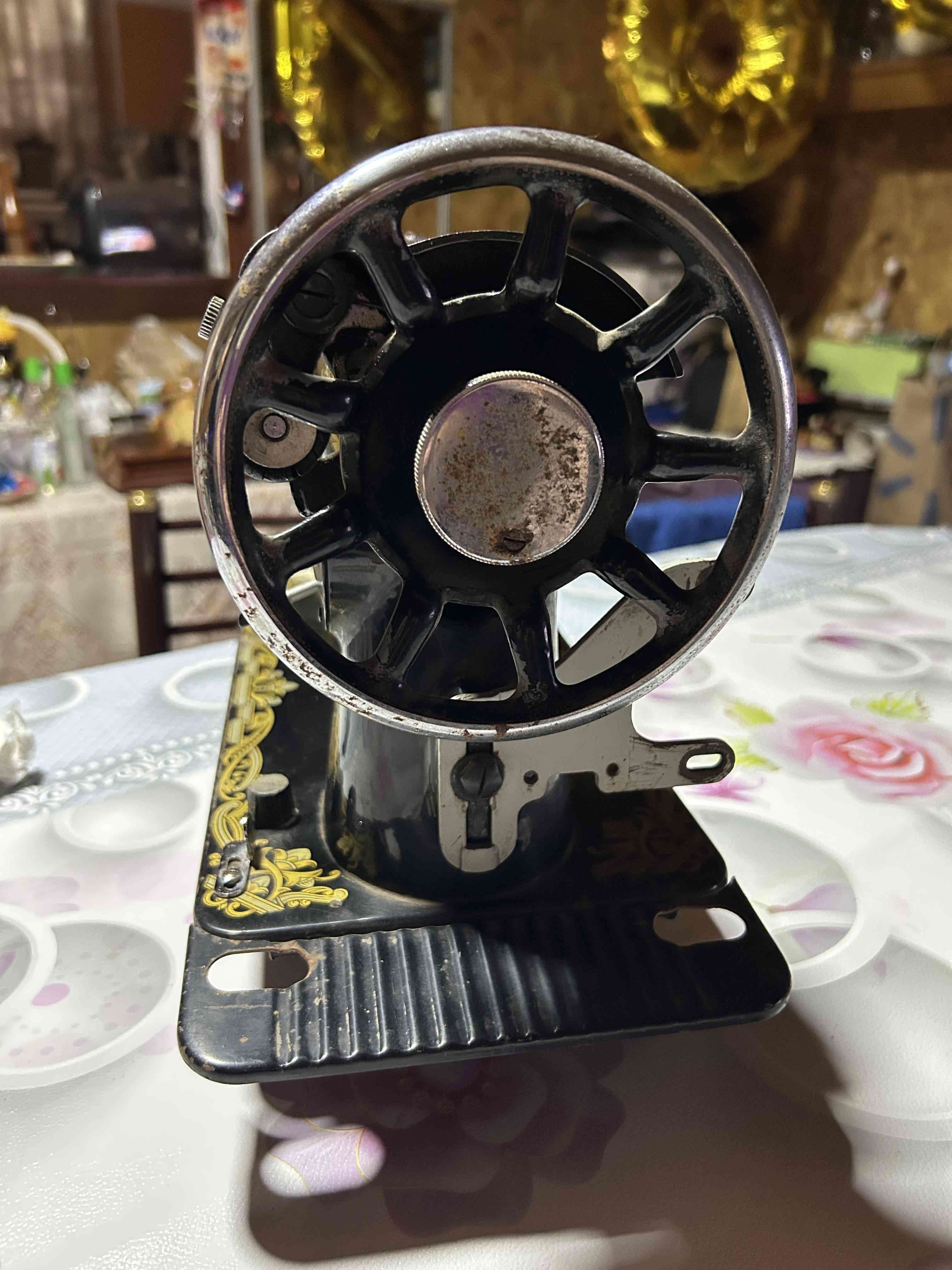 Máquina de coser Elguin - miniatura 4