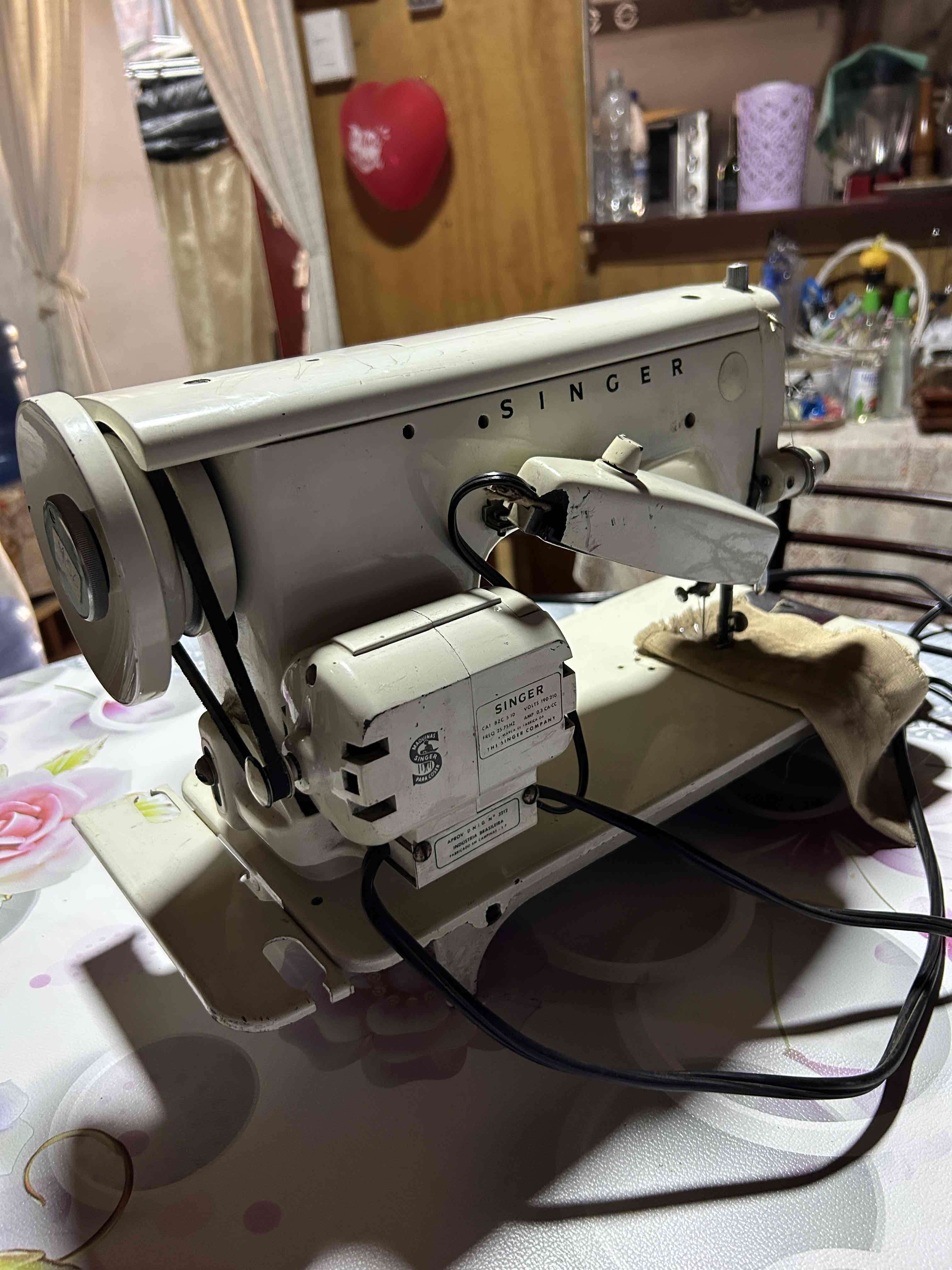 Máquina de coser Singer vintage - miniatura 4