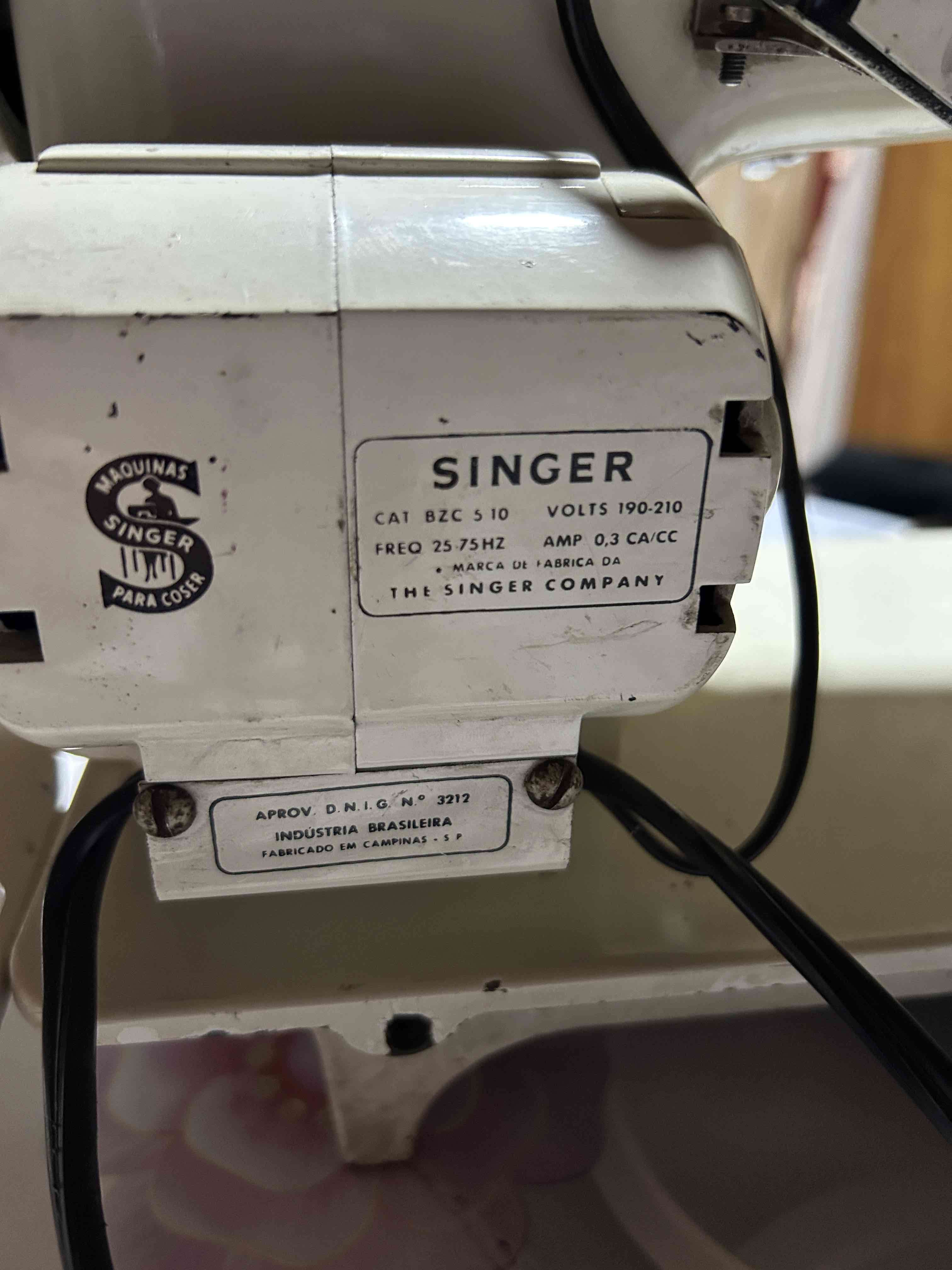 Máquina de coser Singer vintage - miniatura 5