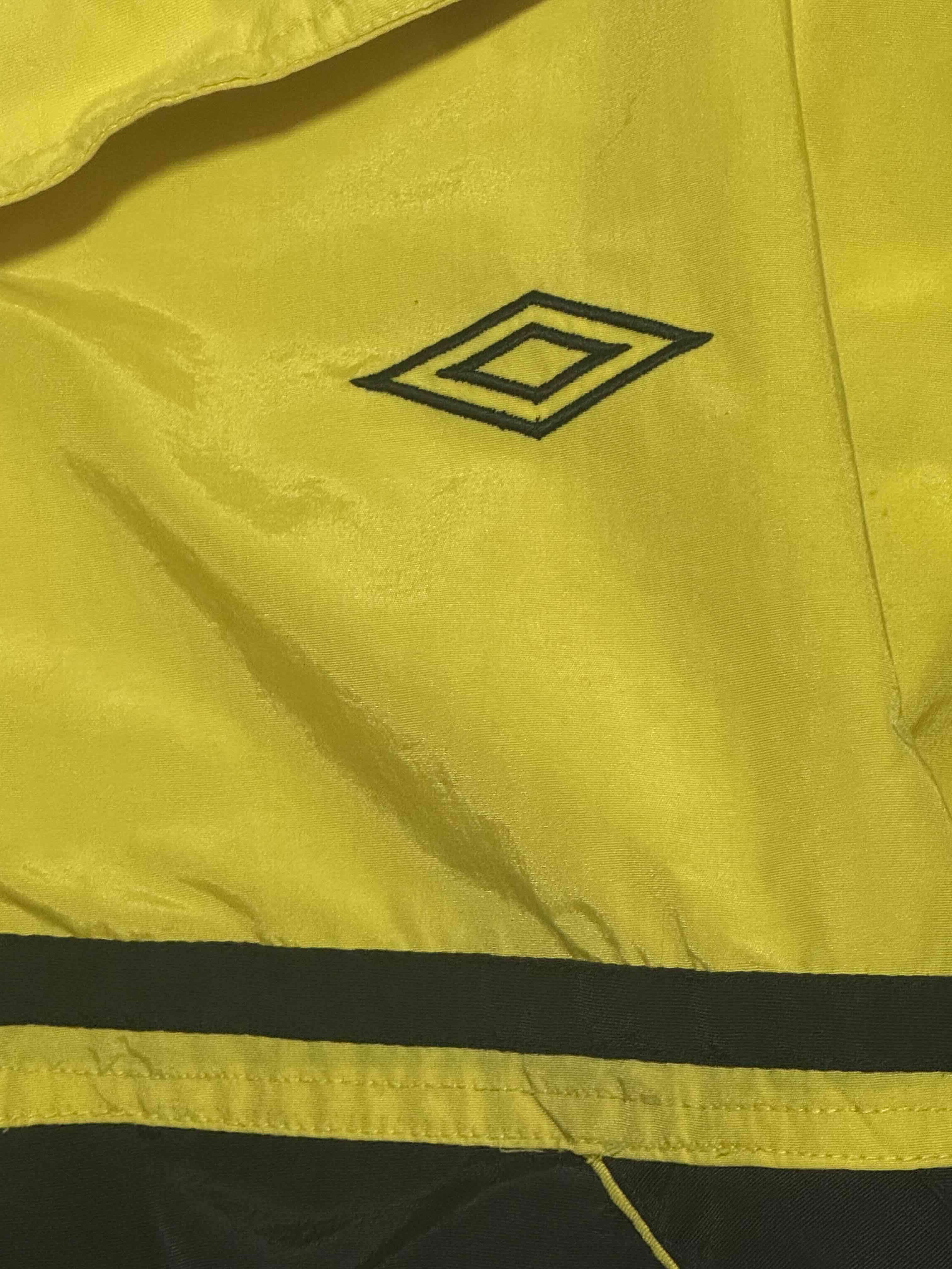 Chaqueta Umbro amarillo y negro talla S-M - miniatura 3