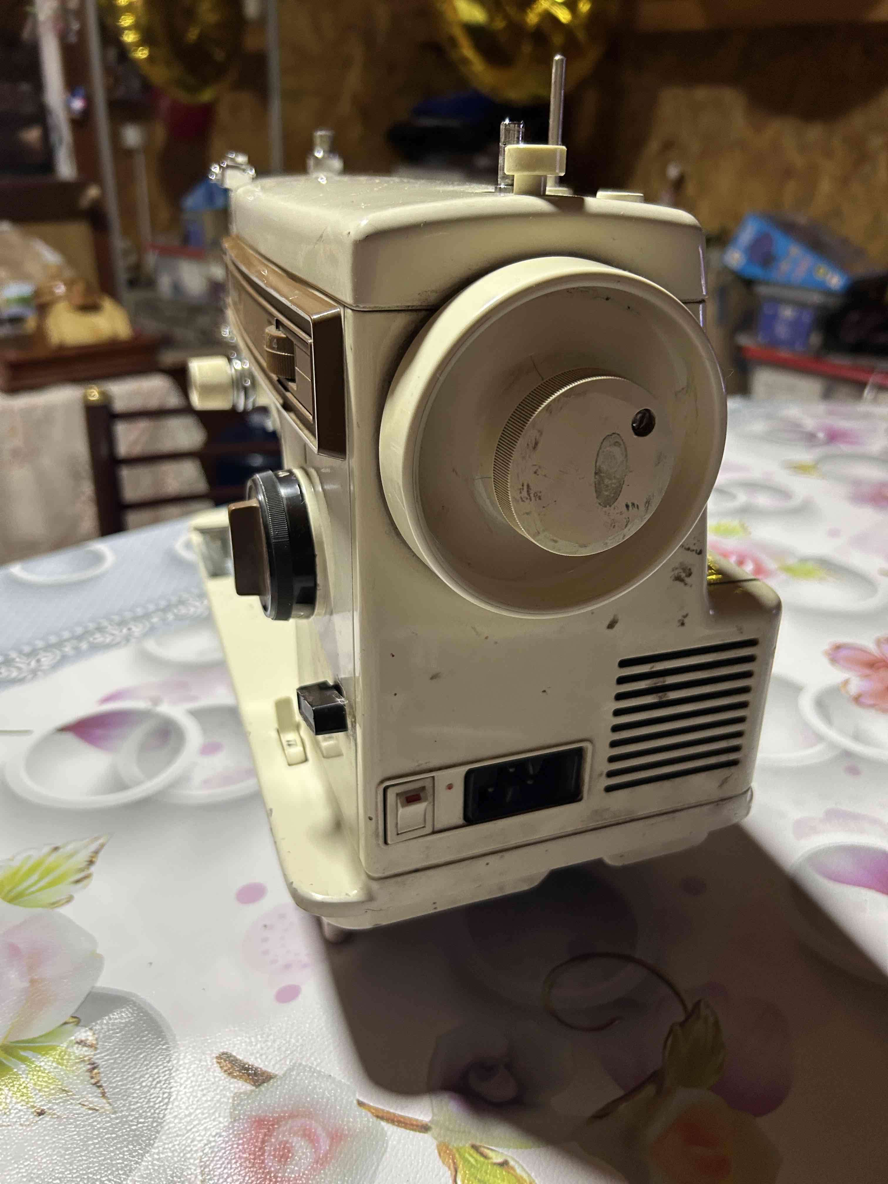 Máquina de coser Gala 405 - miniatura 3