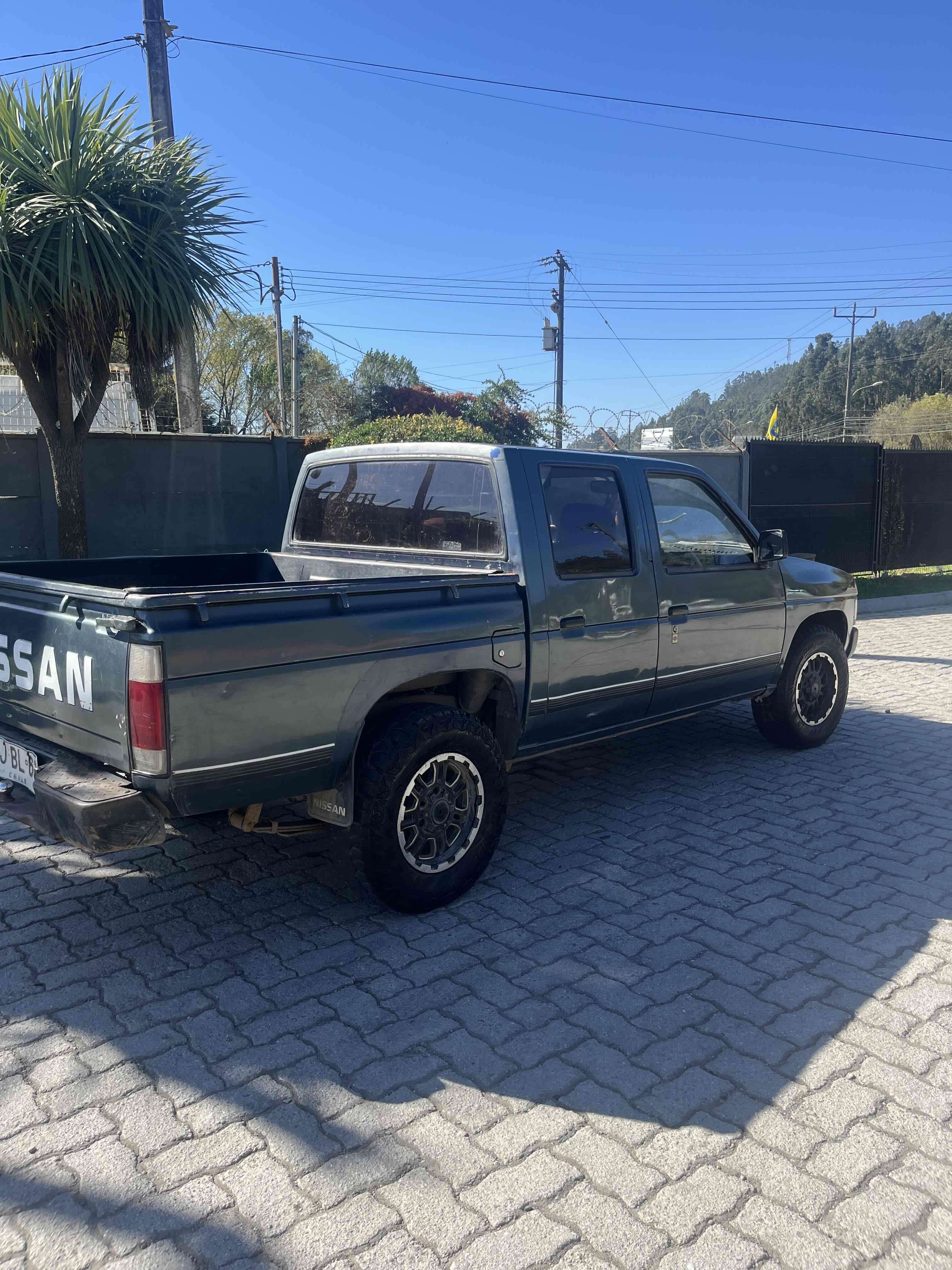 Camioneta Nissan d21 - miniatura 3