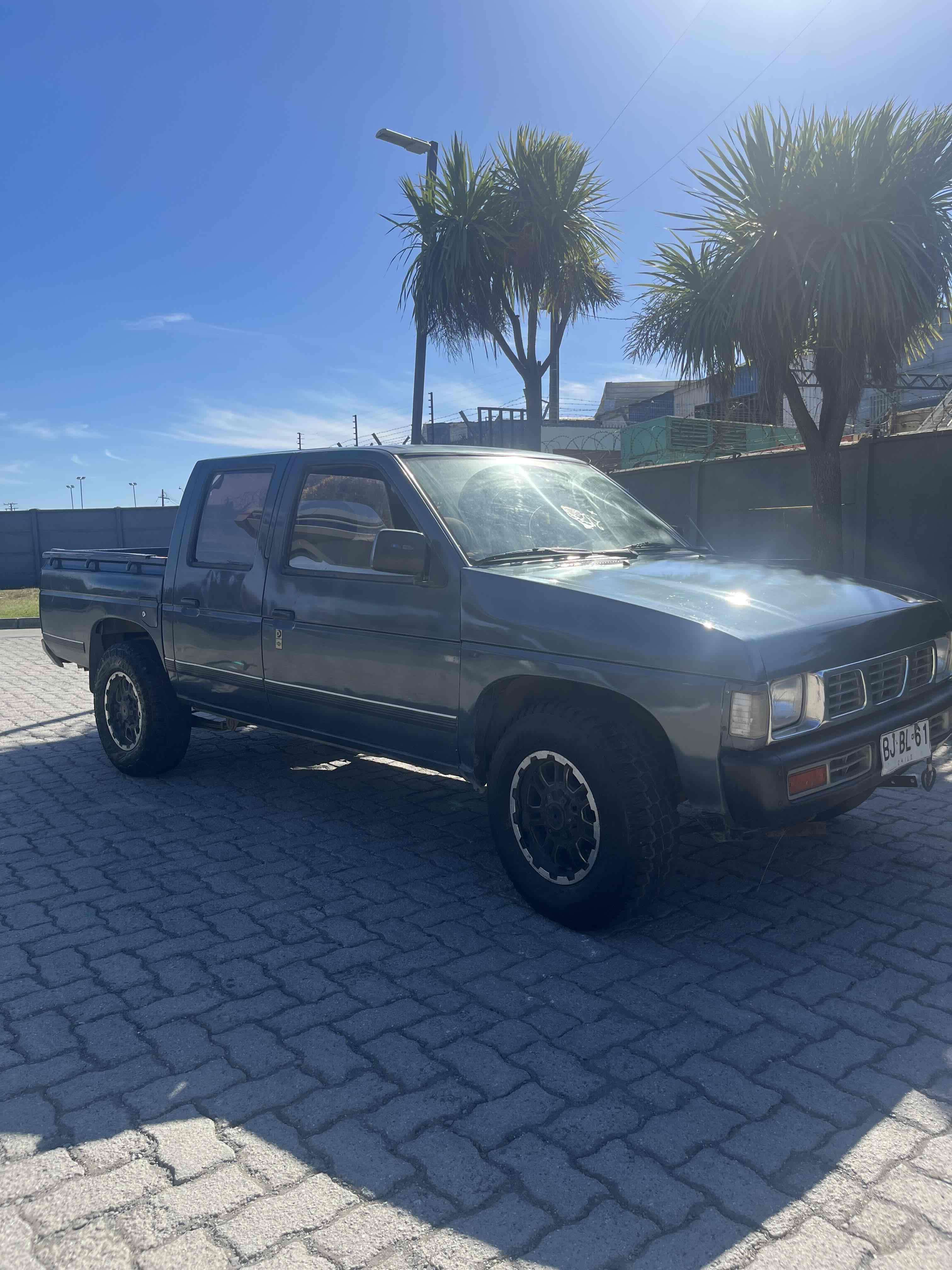 Camioneta Nissan d21 - miniatura 4